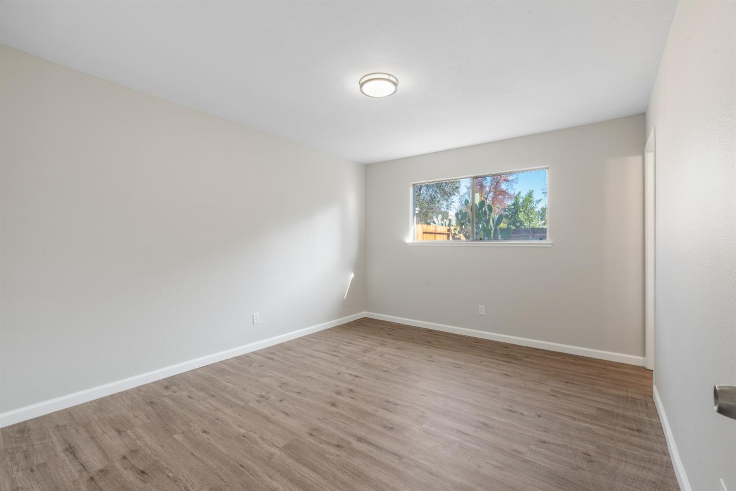 3238 Sacramento Dr, Merced, CA 95348