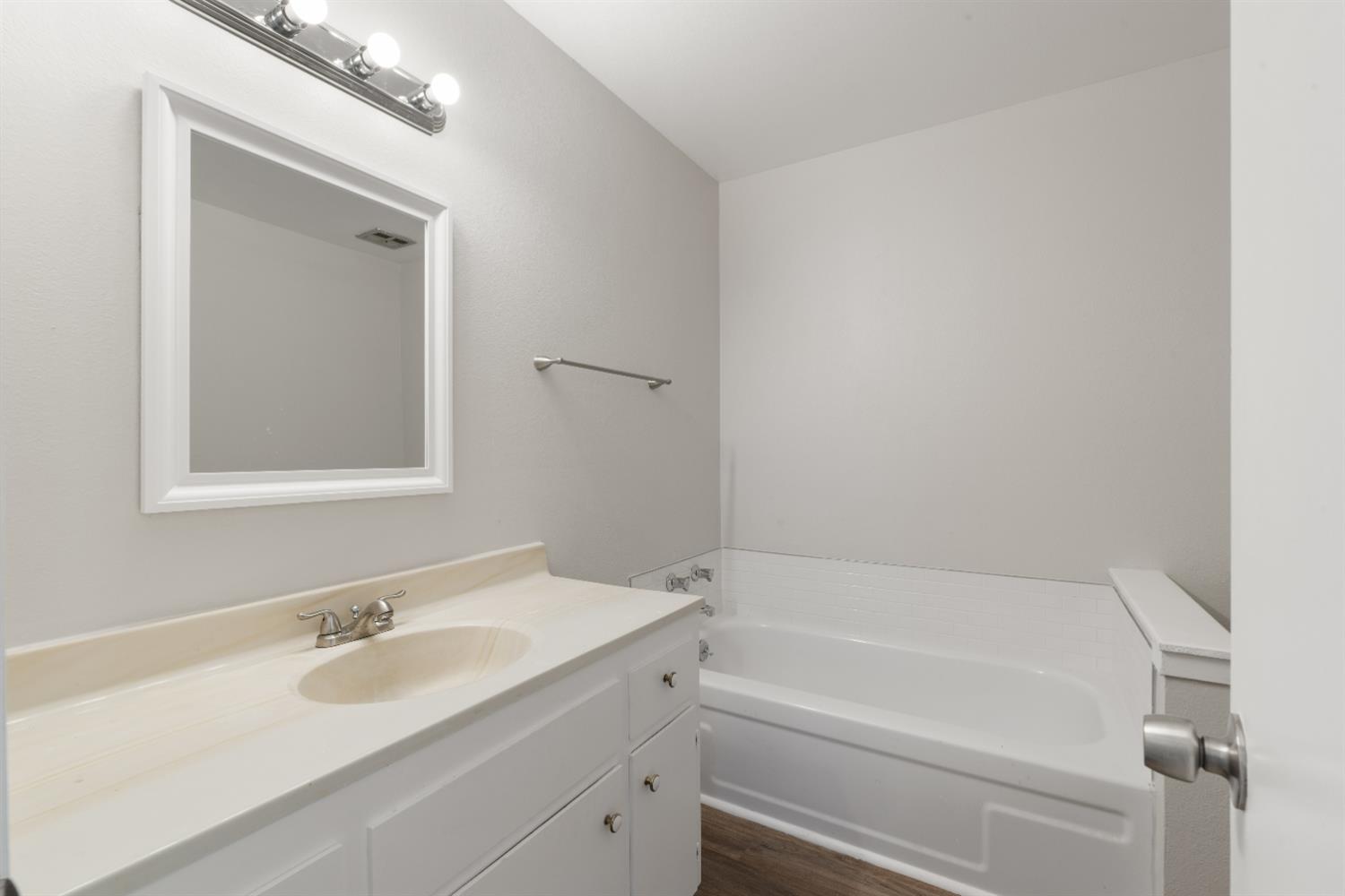 3238 Sacramento Dr, Merced, CA 95348