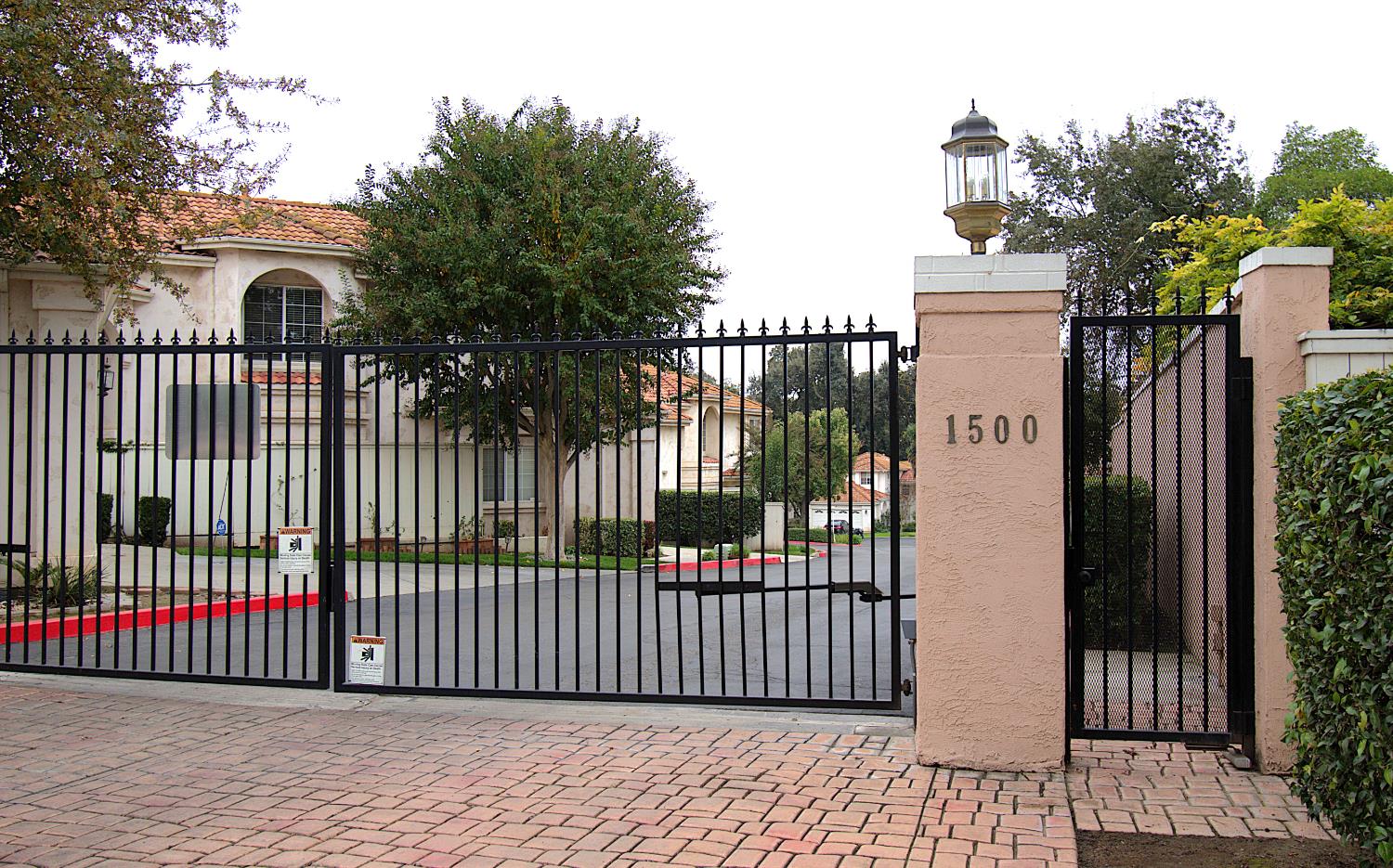 1500 Scenic Dr #12, Modesto, CA 95355