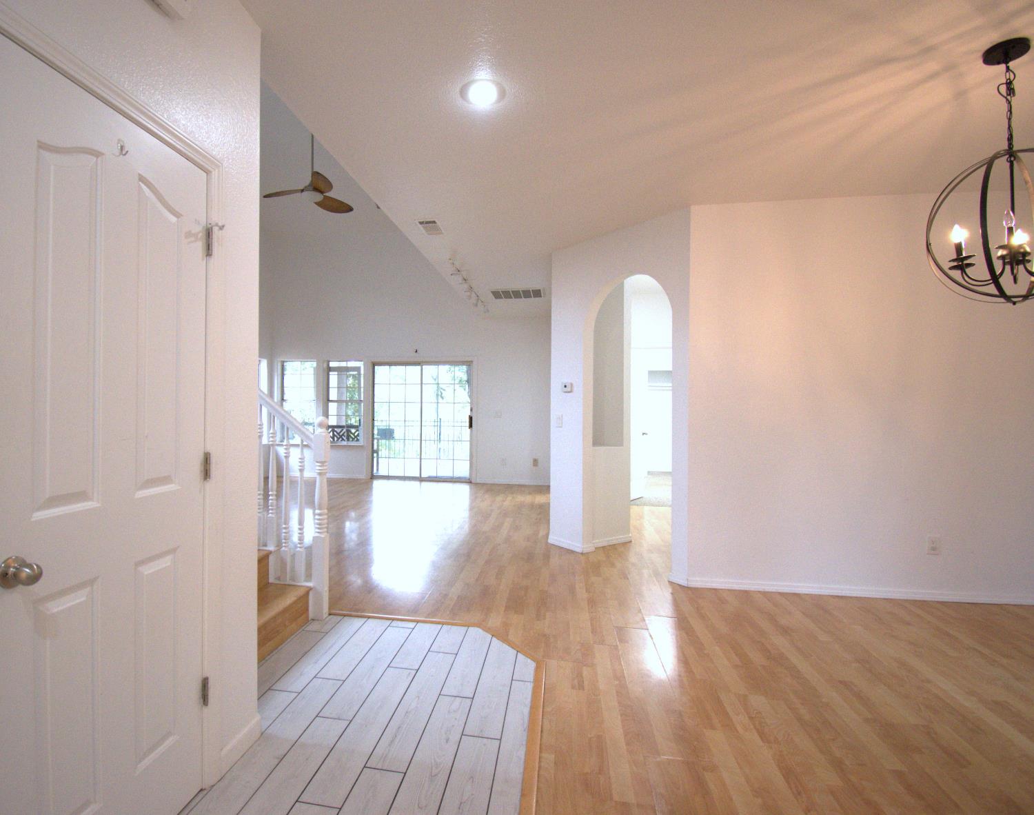 1500 Scenic Dr #12, Modesto, CA 95355