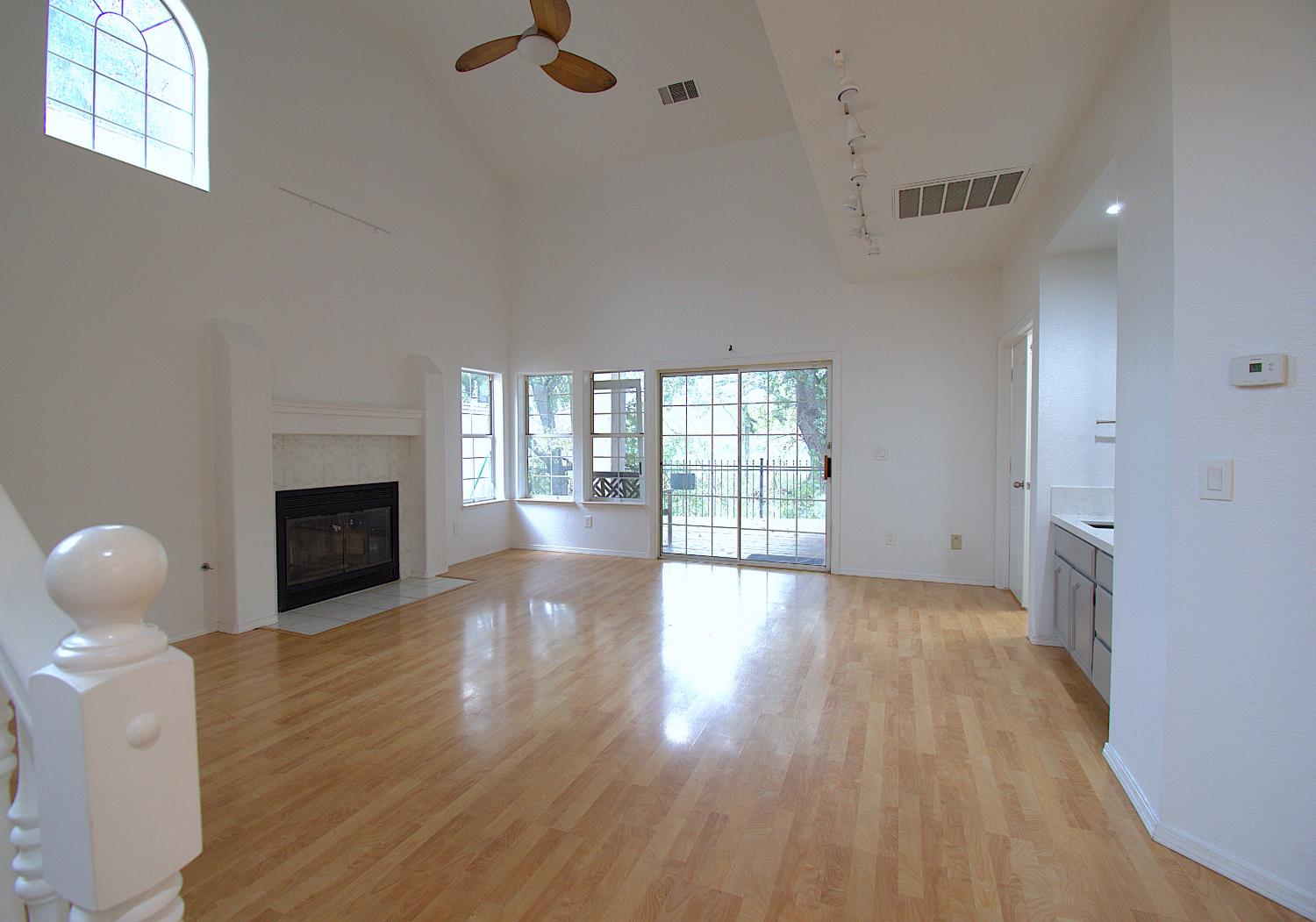 1500 Scenic Dr #12, Modesto, CA 95355