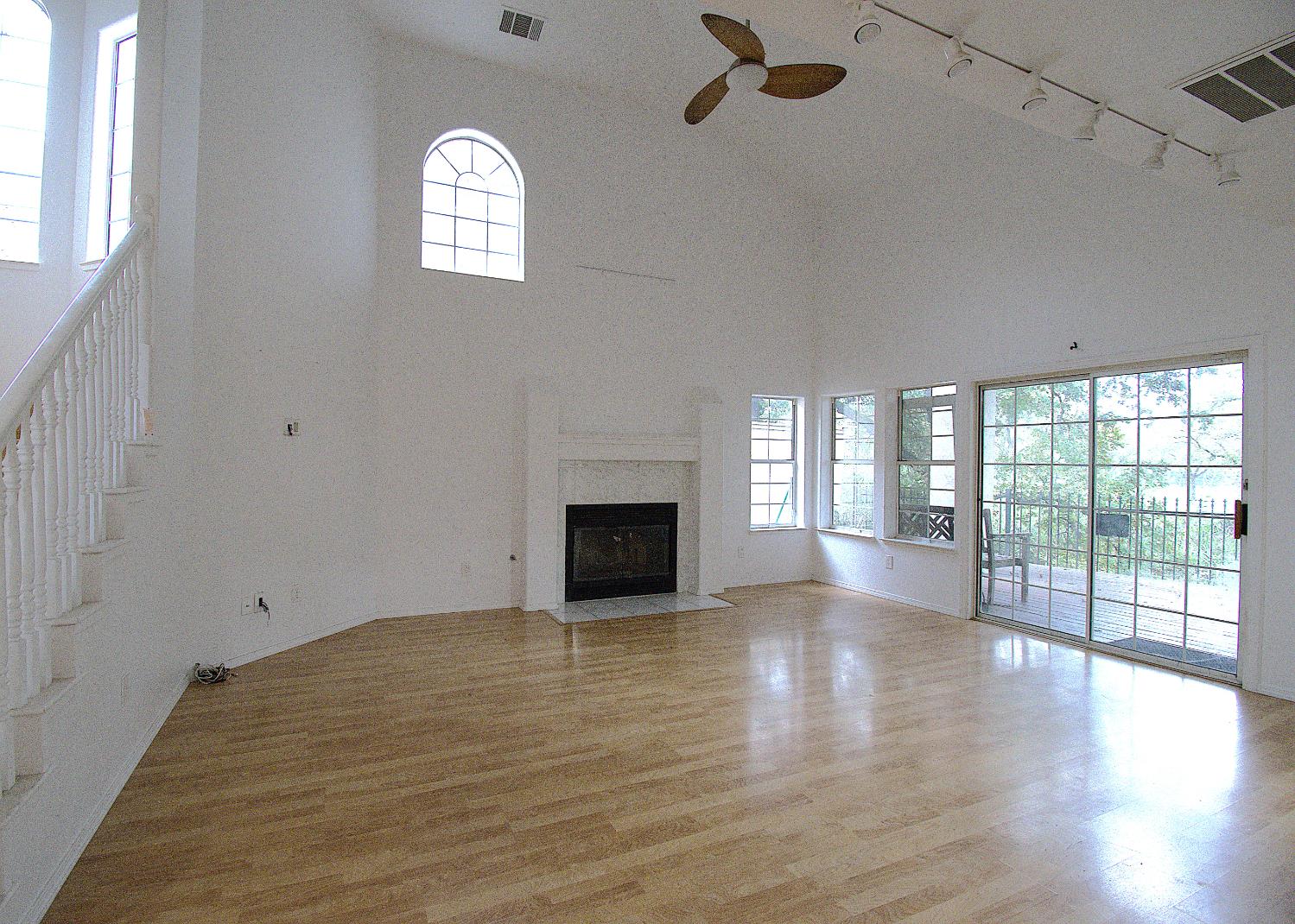 1500 Scenic Dr #12, Modesto, CA 95355