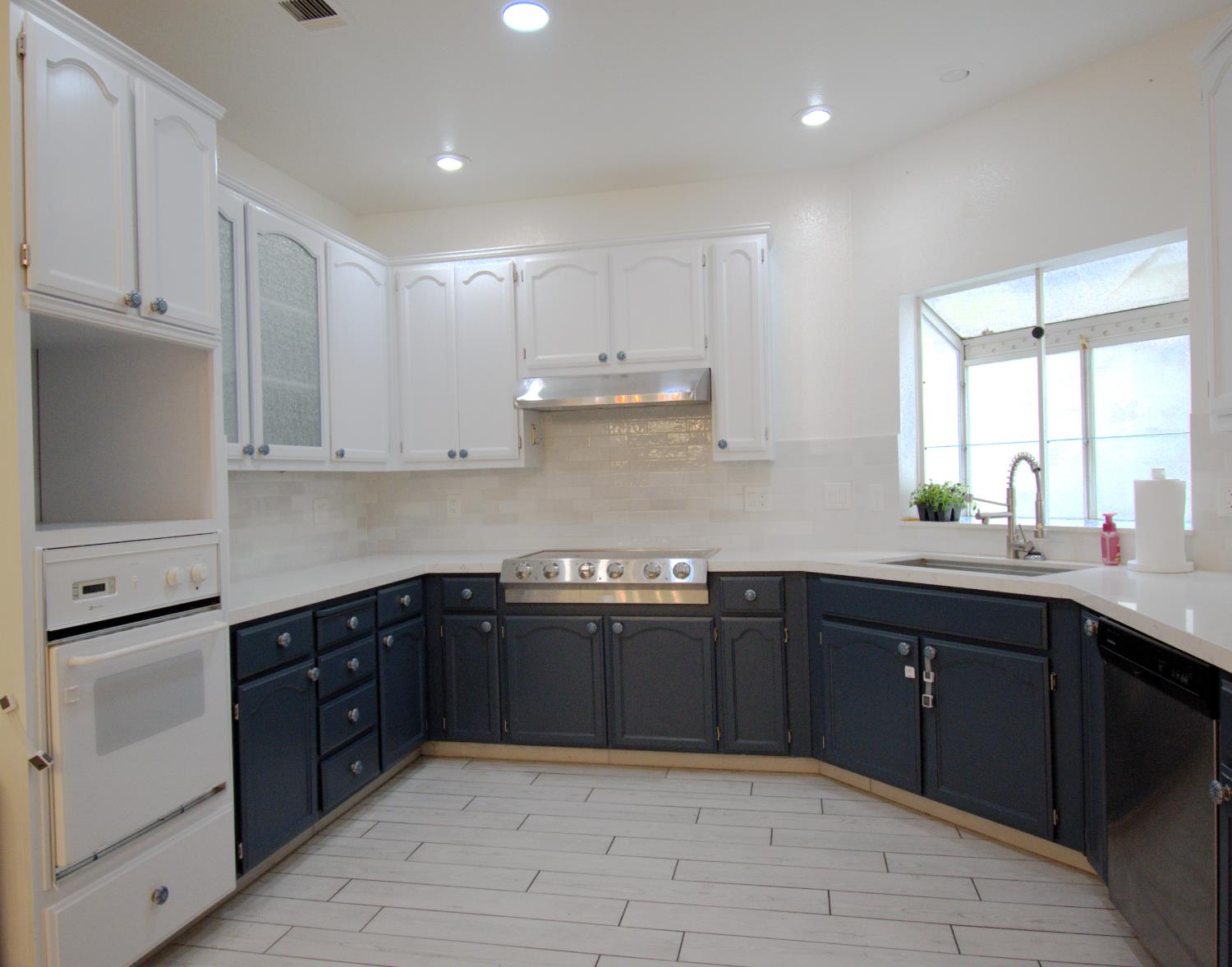 1500 Scenic Dr #12, Modesto, CA 95355