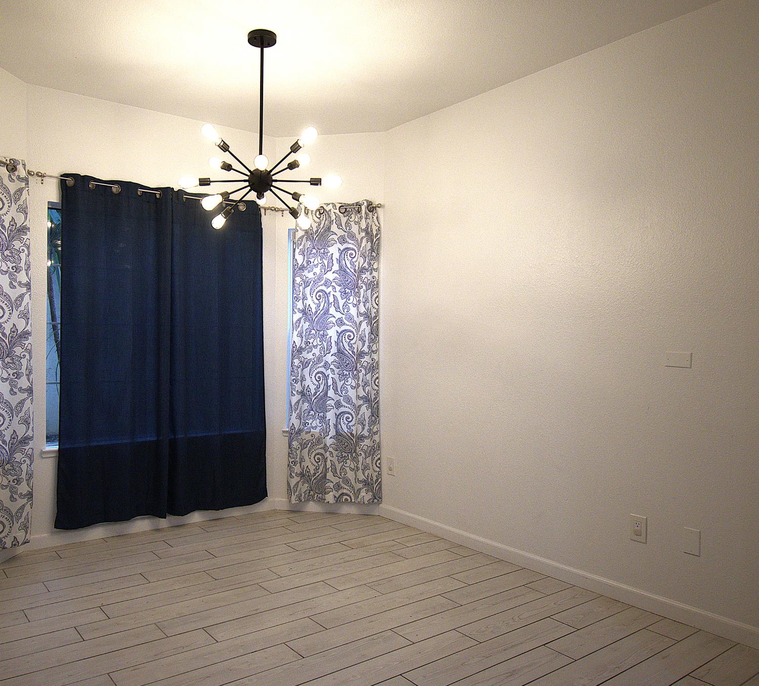 1500 Scenic Dr #12, Modesto, CA 95355