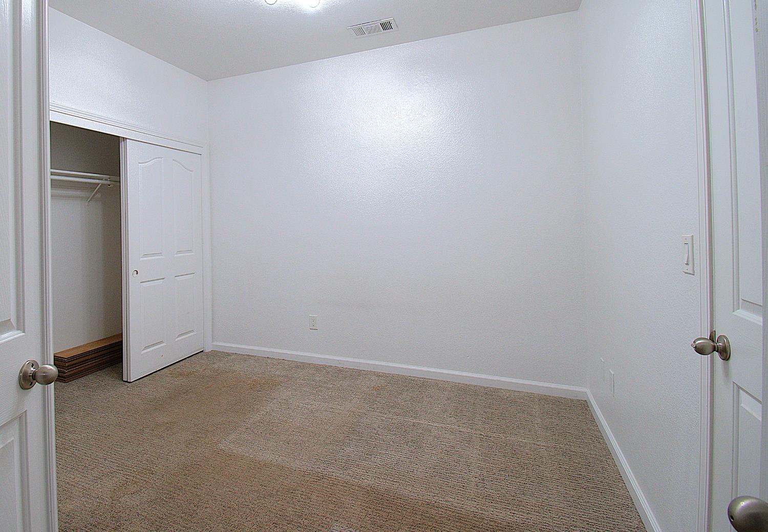 1500 Scenic Dr #12, Modesto, CA 95355