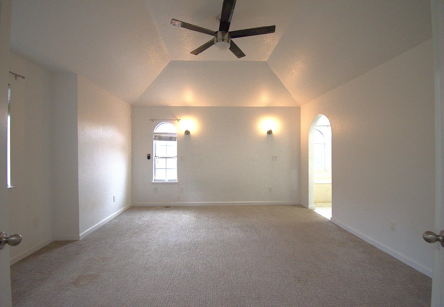 1500 Scenic Dr #12, Modesto, CA 95355