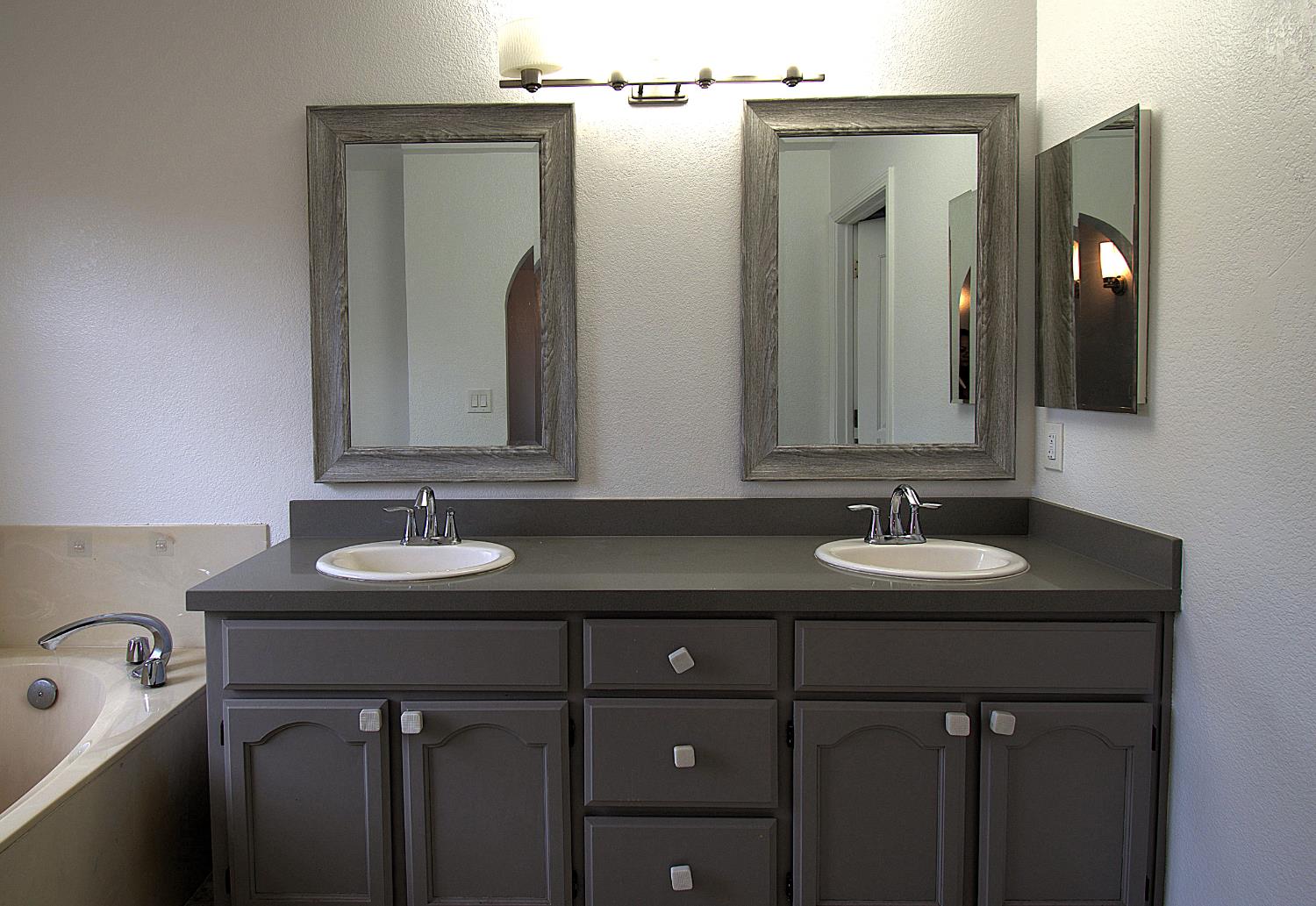 1500 Scenic Dr #12, Modesto, CA 95355