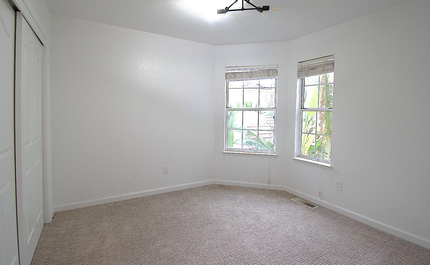 1500 Scenic Dr #12, Modesto, CA 95355