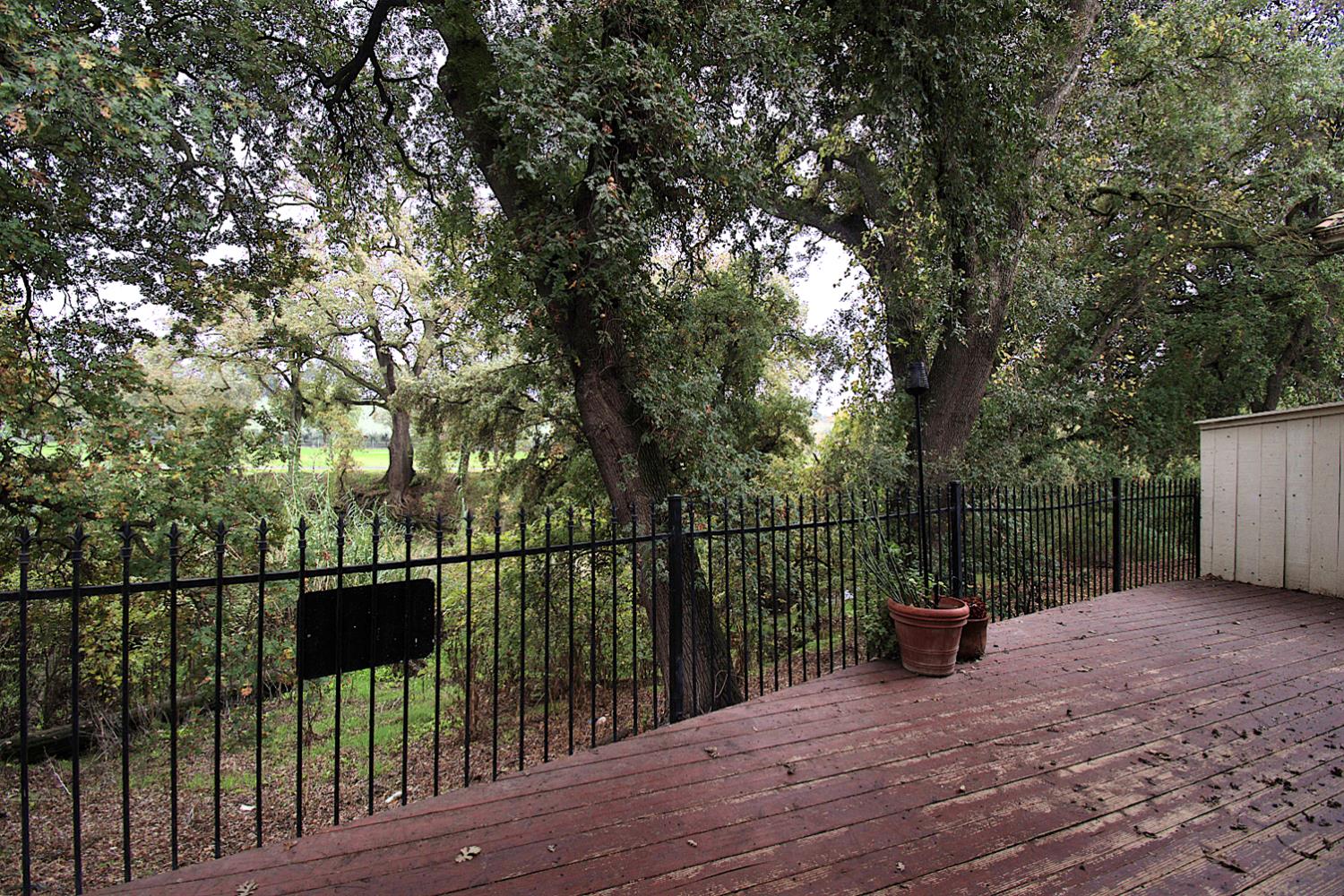 1500 Scenic Dr #12, Modesto, CA 95355