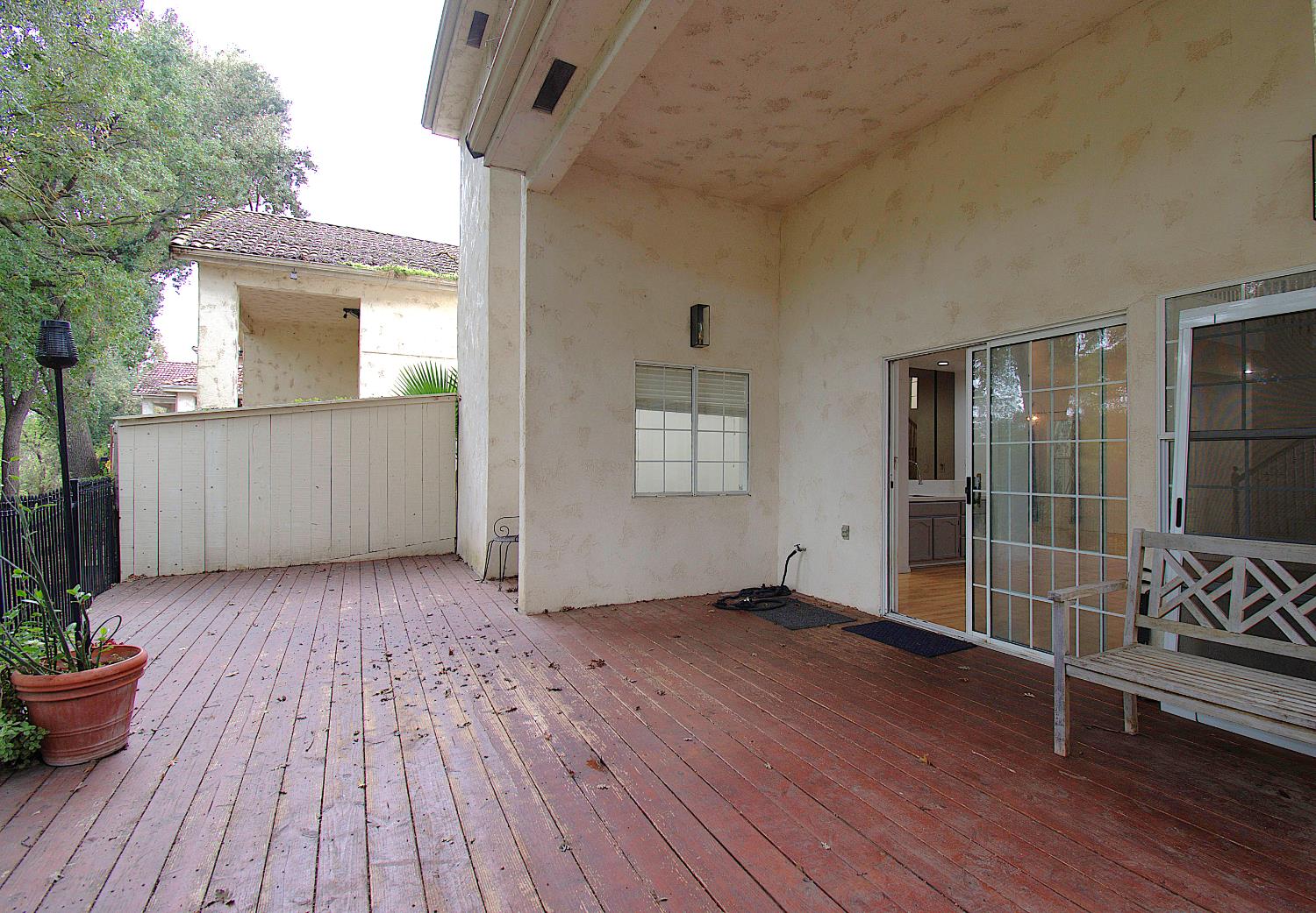 1500 Scenic Dr #12, Modesto, CA 95355