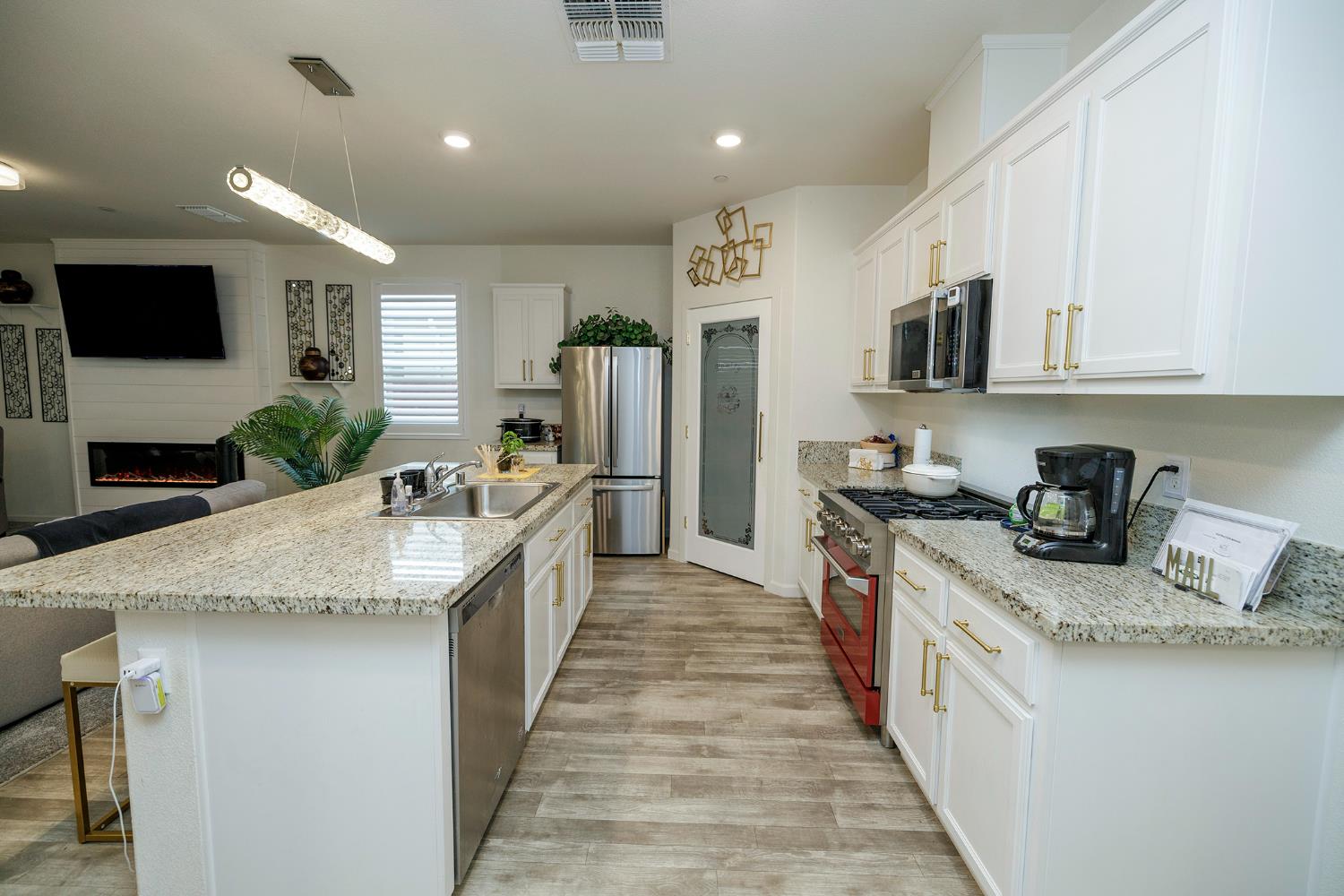 3216 Hankook Dr, Modesto, CA 95355