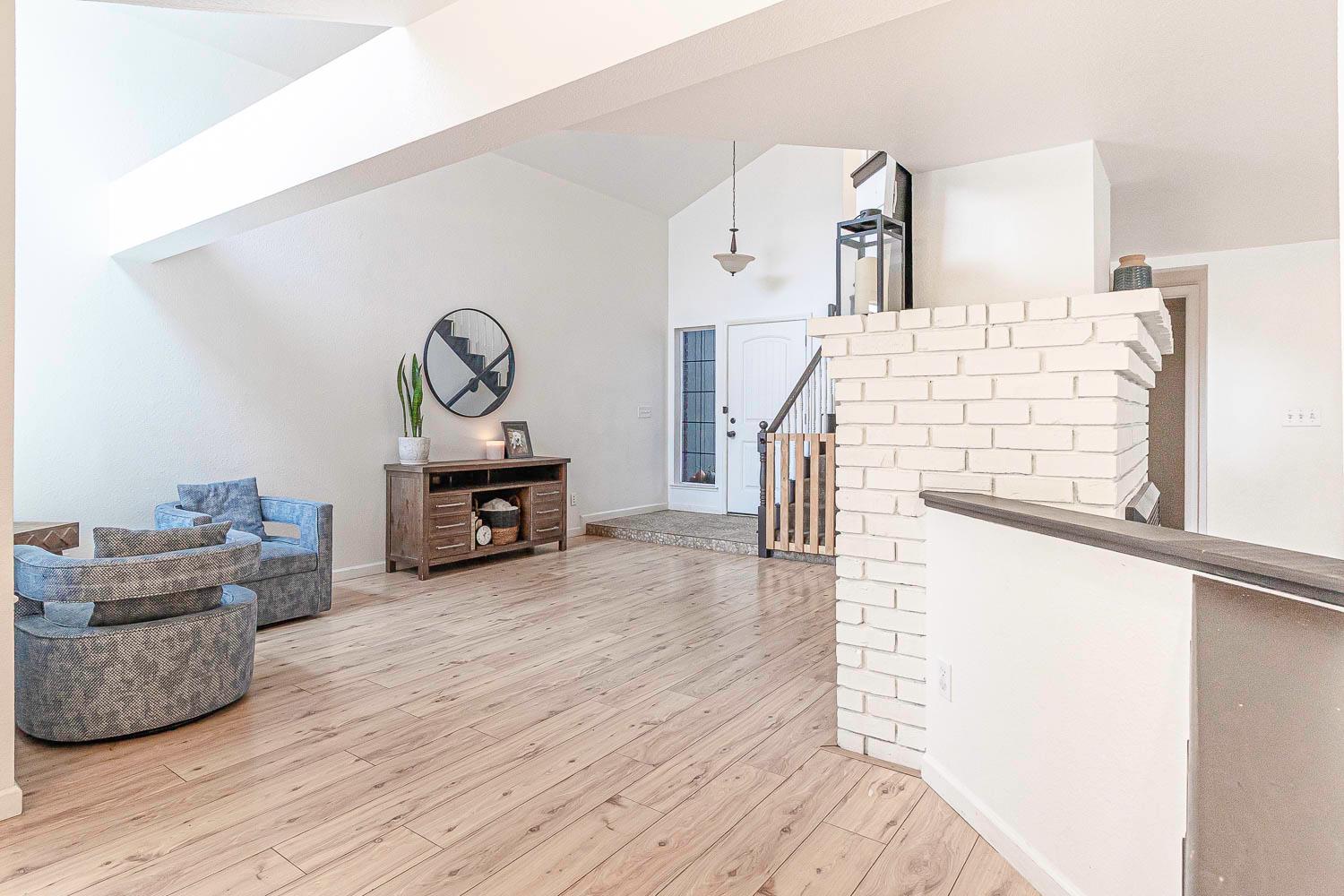 2038 Pontiac St, Oakdale, CA 95361