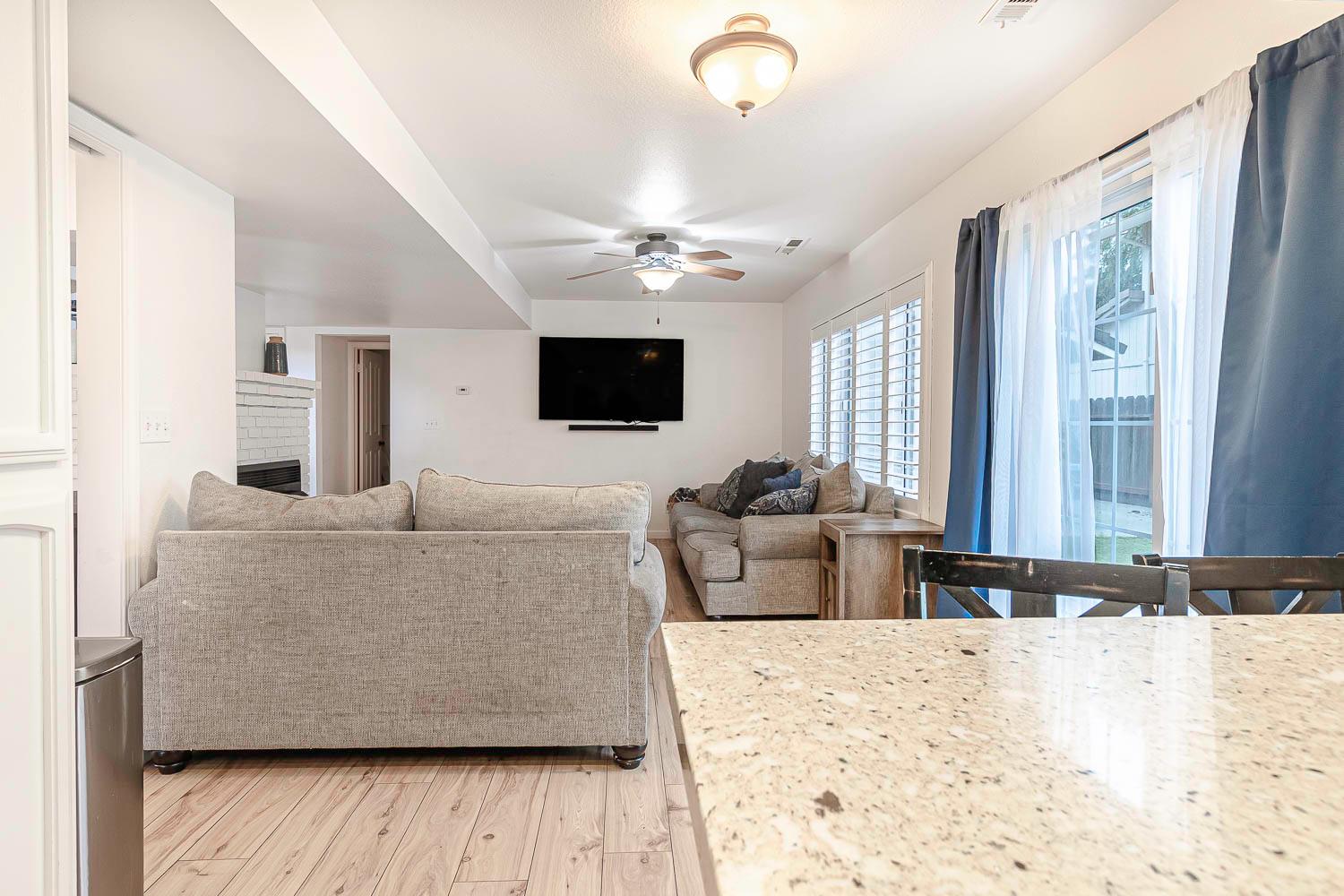 2038 Pontiac St, Oakdale, CA 95361