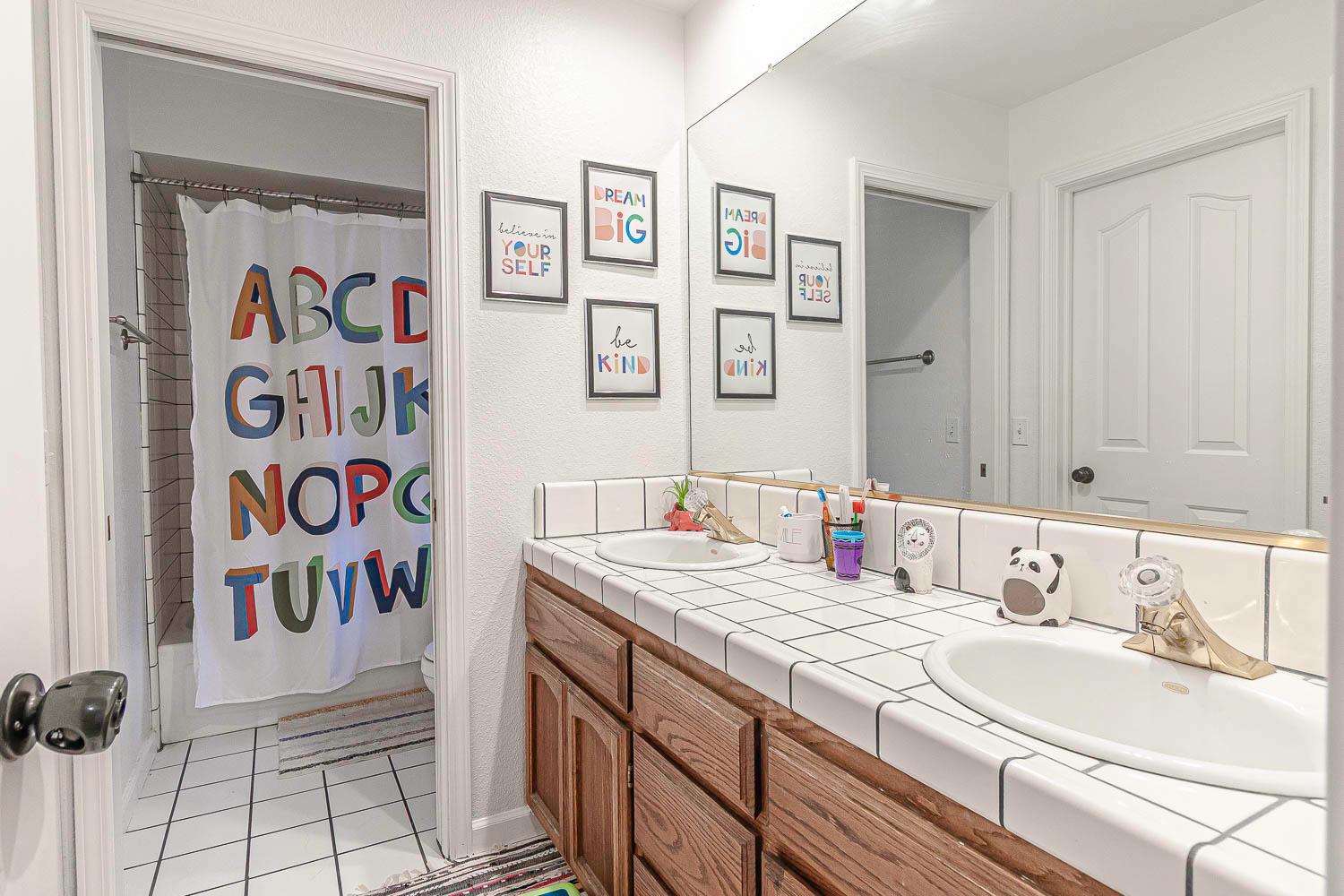 2038 Pontiac St, Oakdale, CA 95361