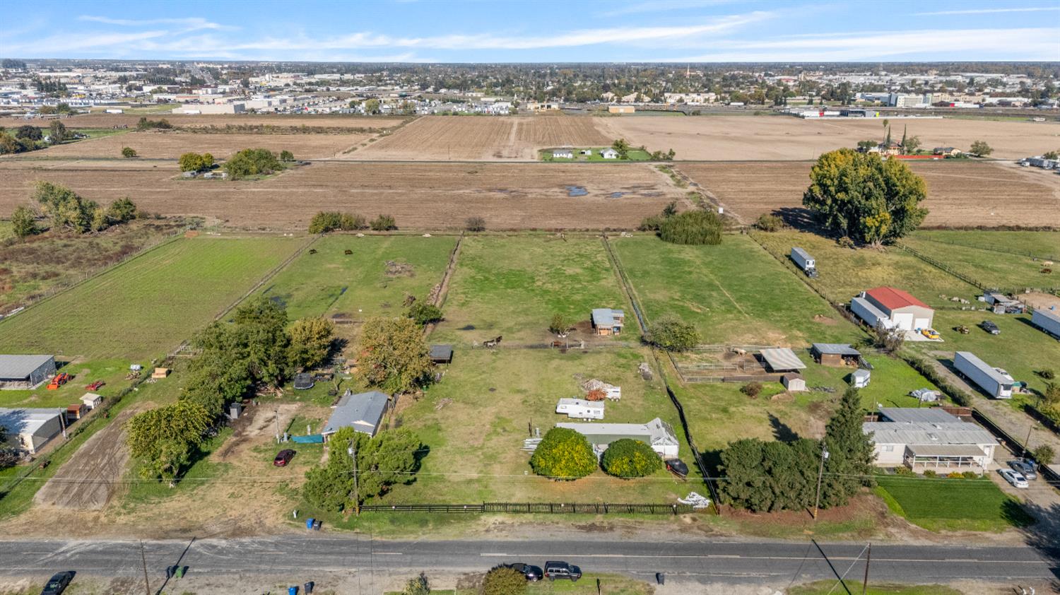 633 W Greenway Ave, Turlock, CA 95380