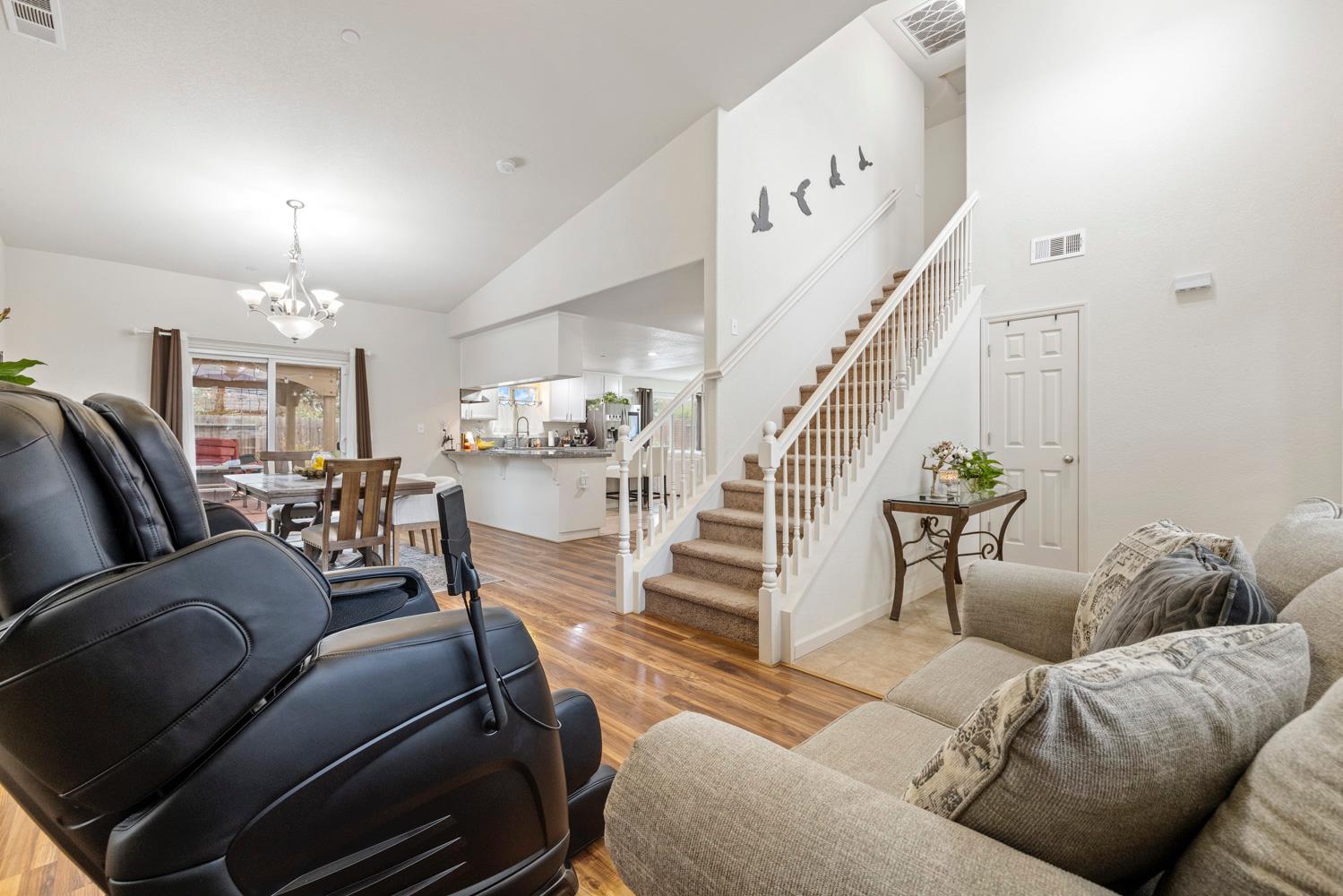 3130 Walnut Ln, Riverbank, CA 95367