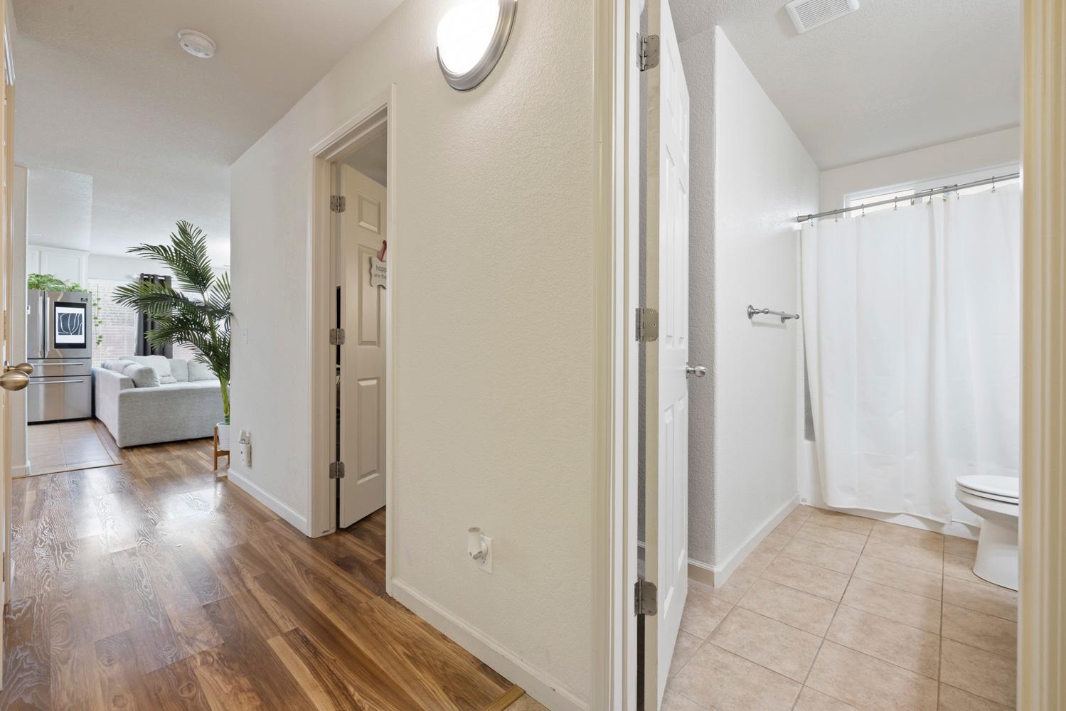 3130 Walnut Ln, Riverbank, CA 95367