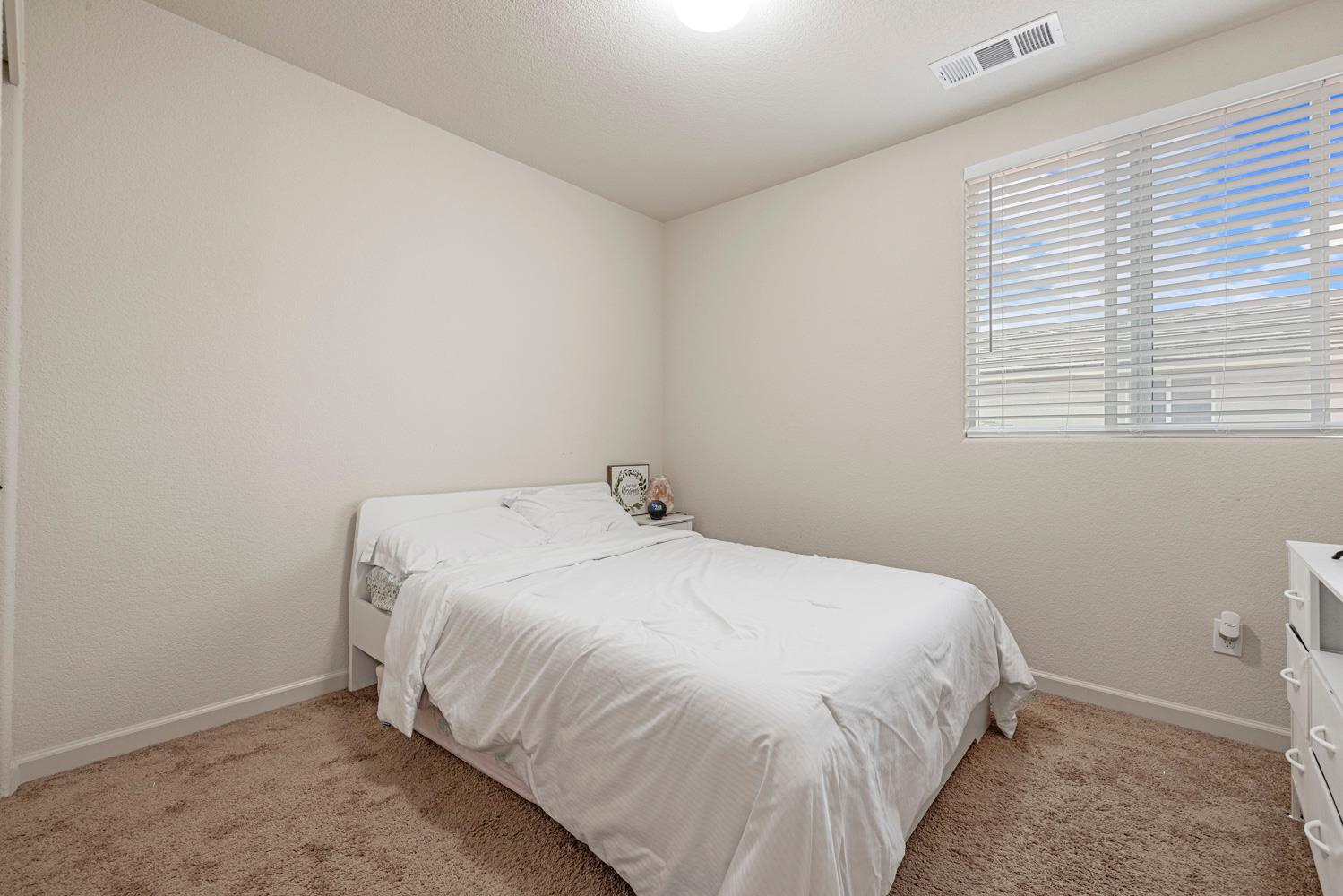 3130 Walnut Ln, Riverbank, CA 95367