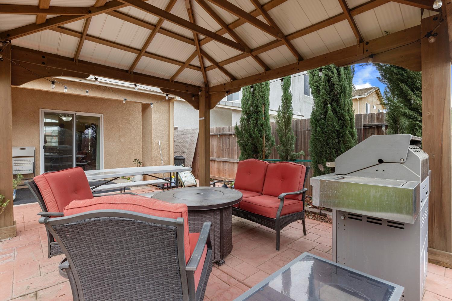 3130 Walnut Ln, Riverbank, CA 95367