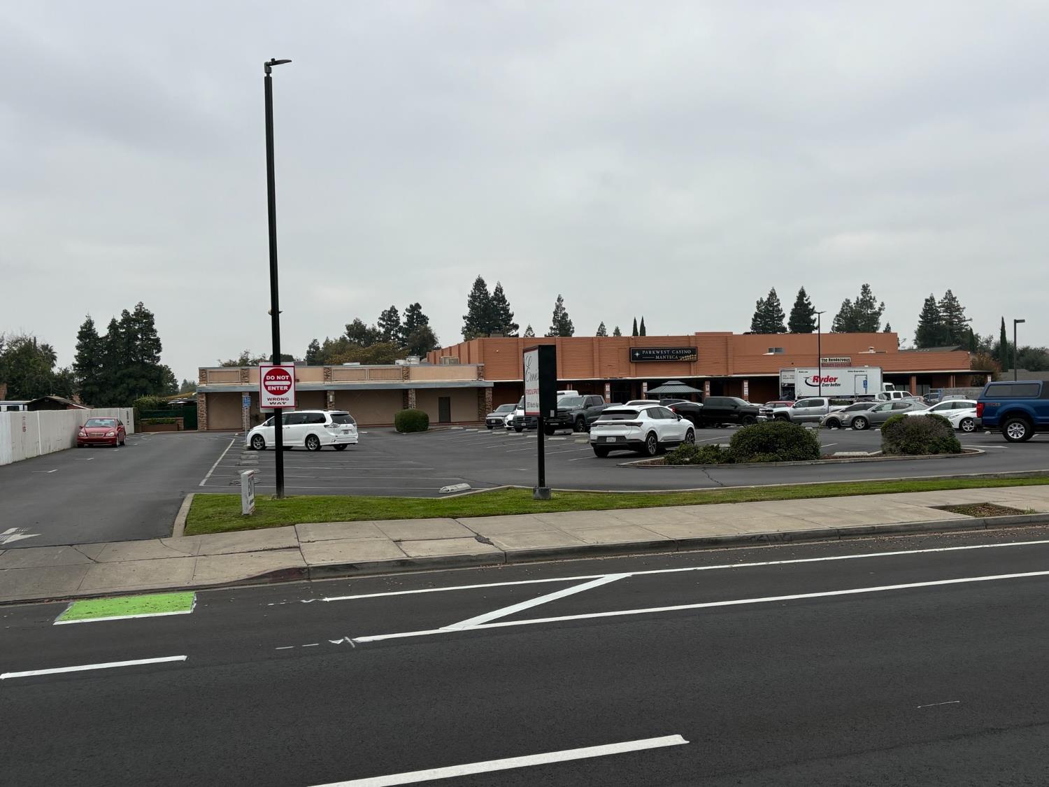 1355 N Main St, Manteca, CA 95336