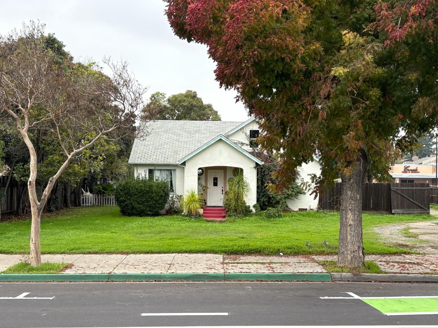 1355 N Main St, Manteca, CA 95336