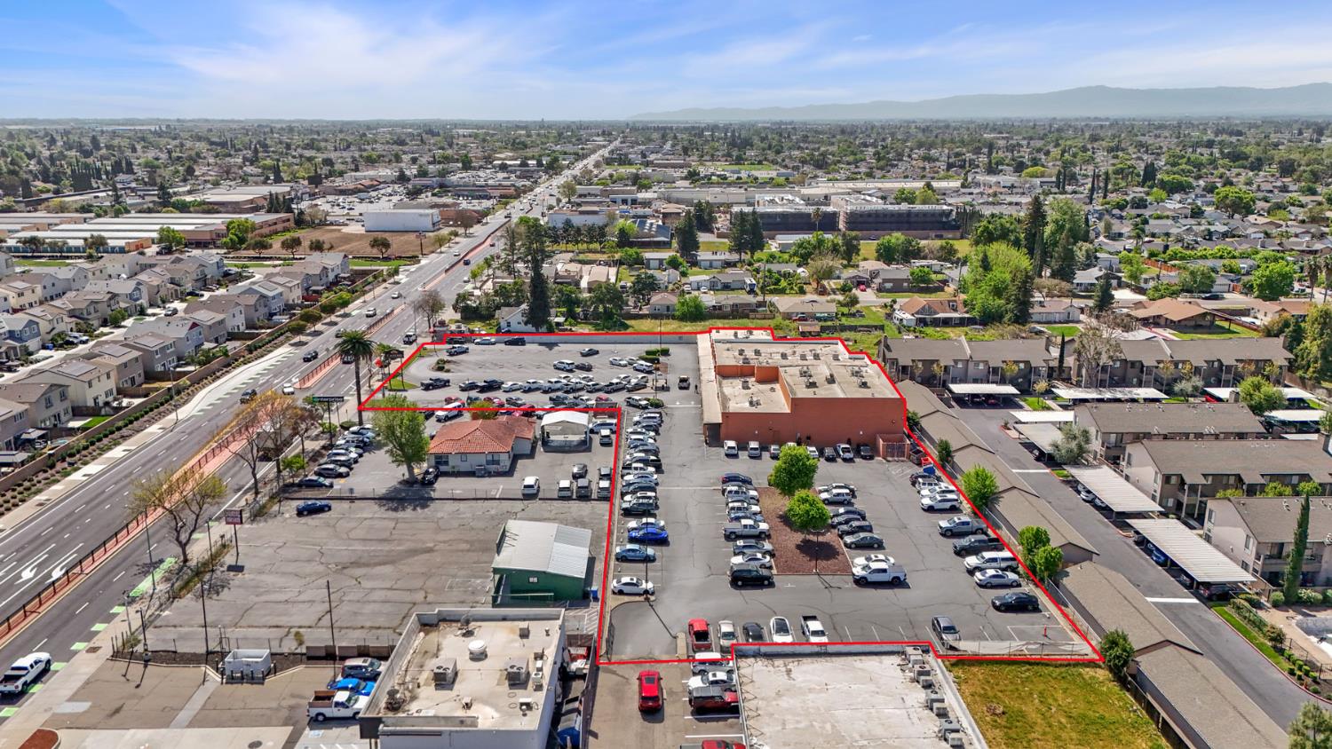 1355 N Main St, Manteca, CA 95336