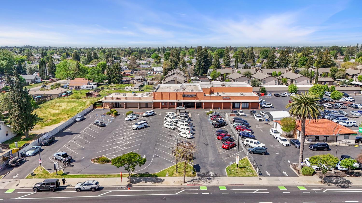 1355 N Main St, Manteca, CA 95336