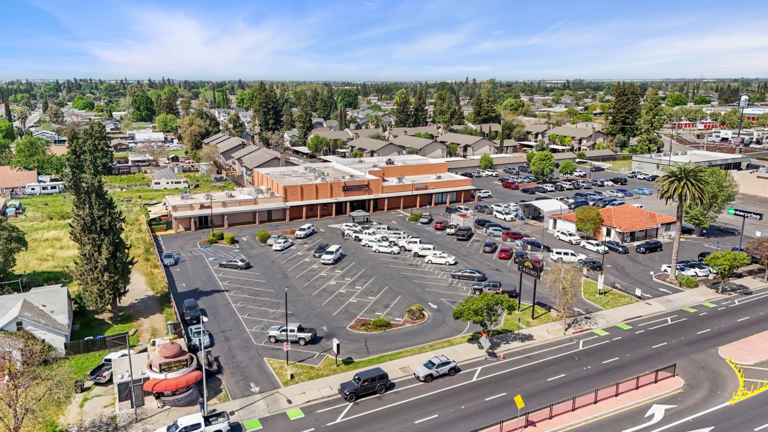 1355 N Main St, Manteca, CA 95336