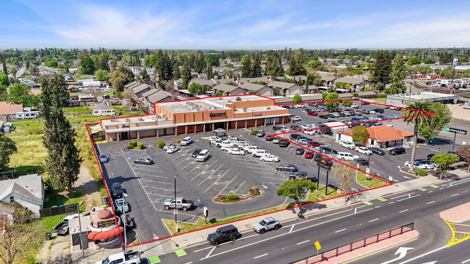 1355 N Main St, Manteca, CA 95336