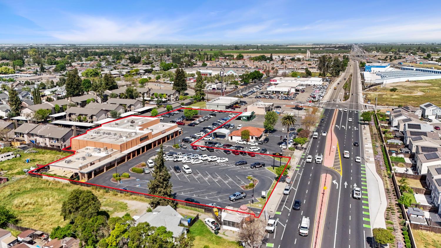 1355 N Main St, Manteca, CA 95336