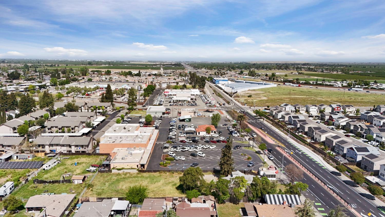 1355 N Main St, Manteca, CA 95336