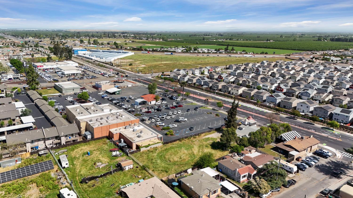 1355 N Main St, Manteca, CA 95336