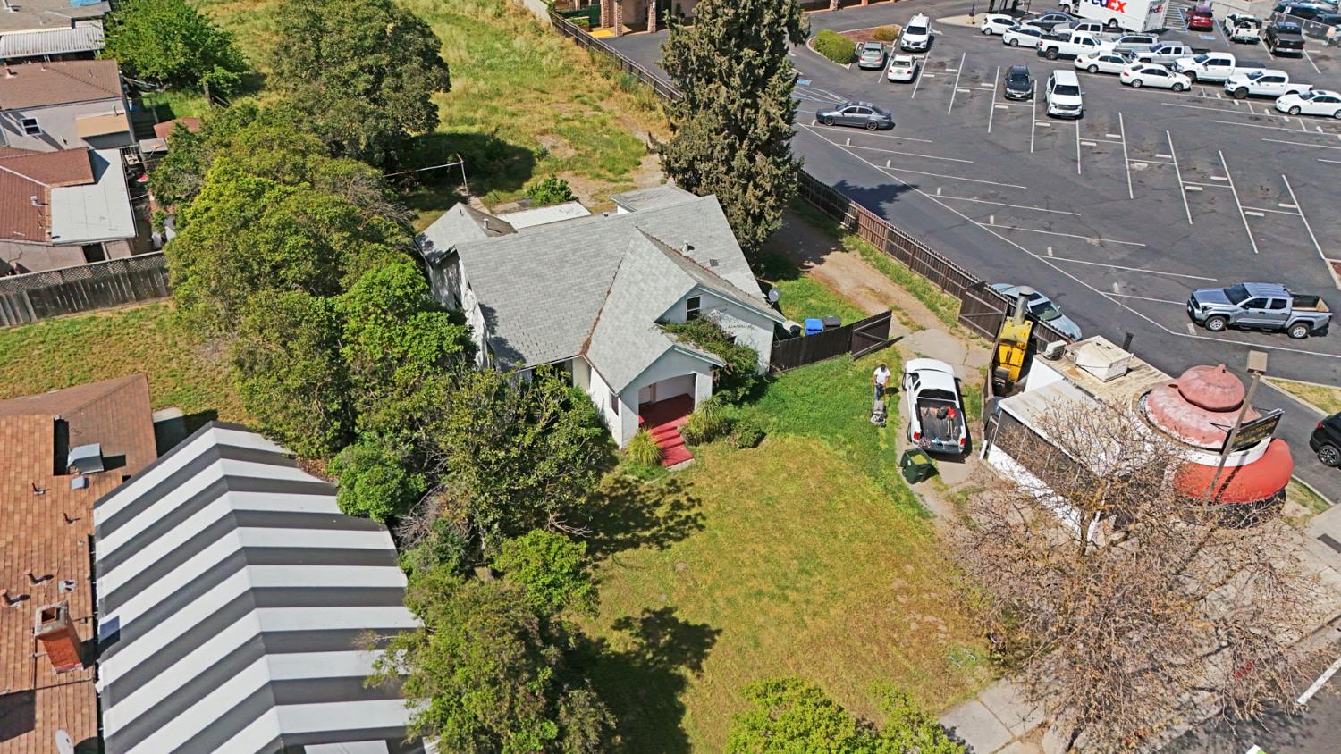 1355 N Main St, Manteca, CA 95336