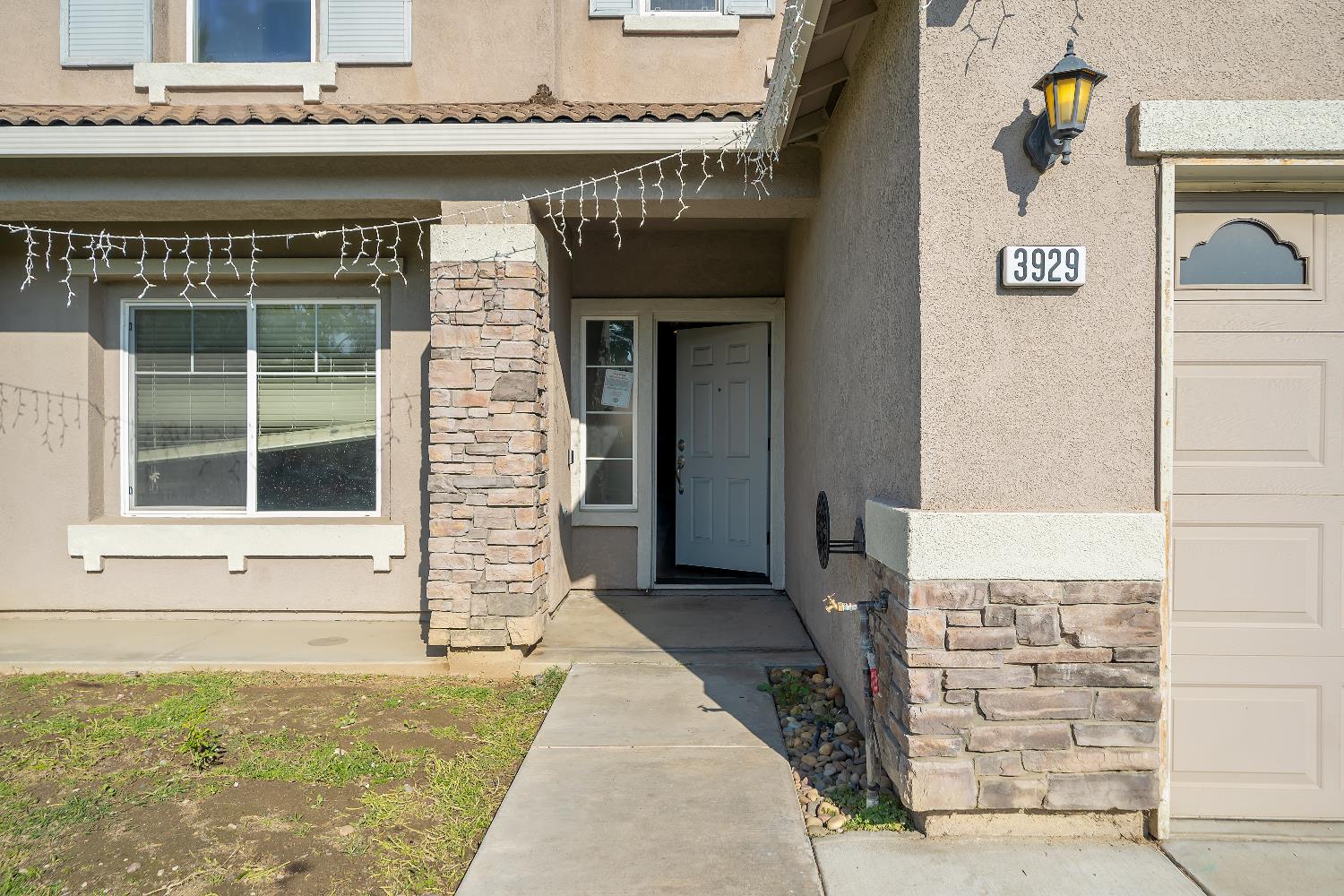 3929 Mira Sol Dr, Ceres, CA 95307