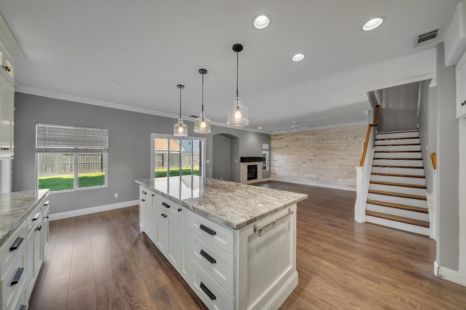 3929 Mira Sol Dr, Ceres, CA 95307