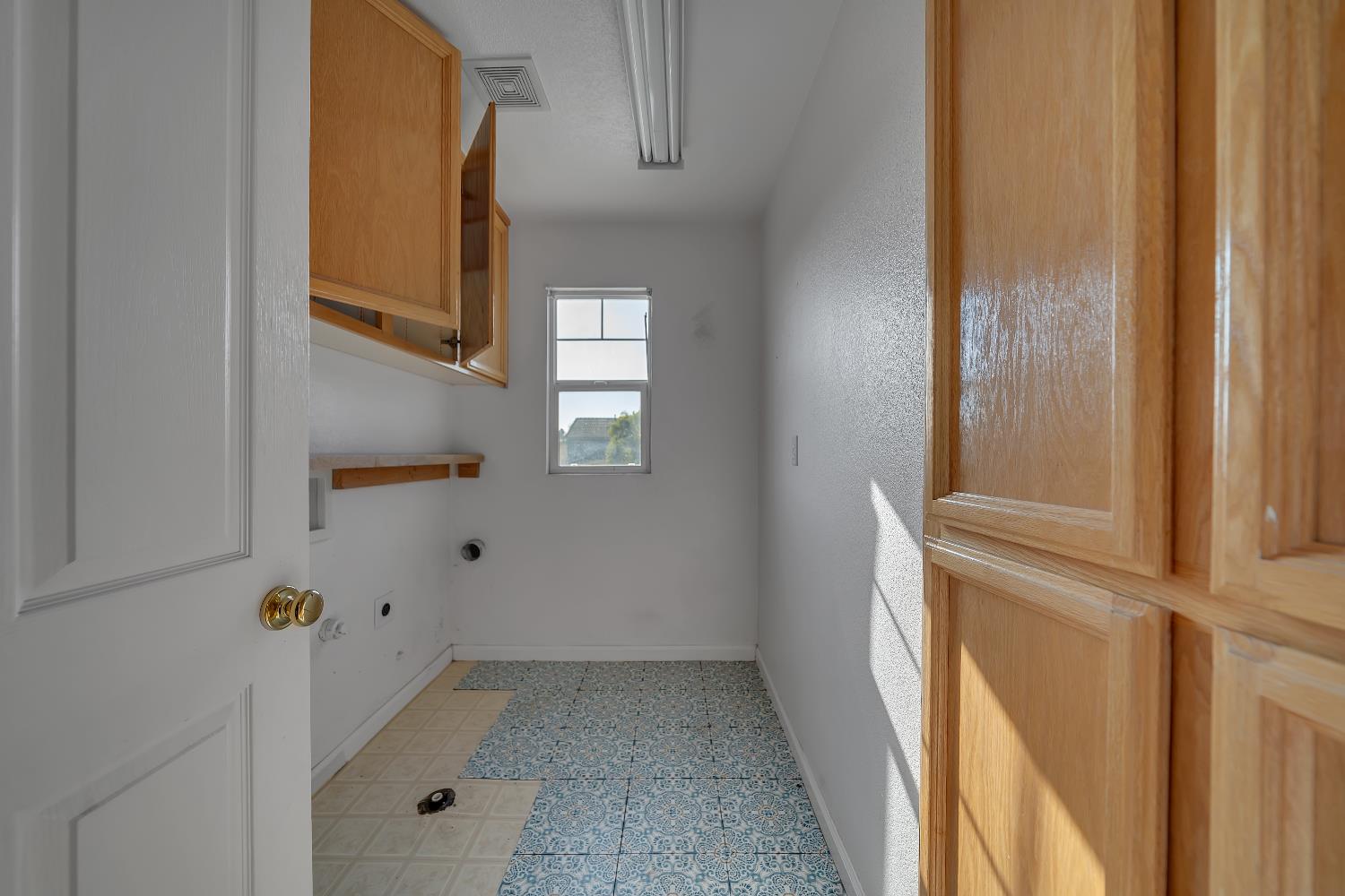 3929 Mira Sol Dr, Ceres, CA 95307