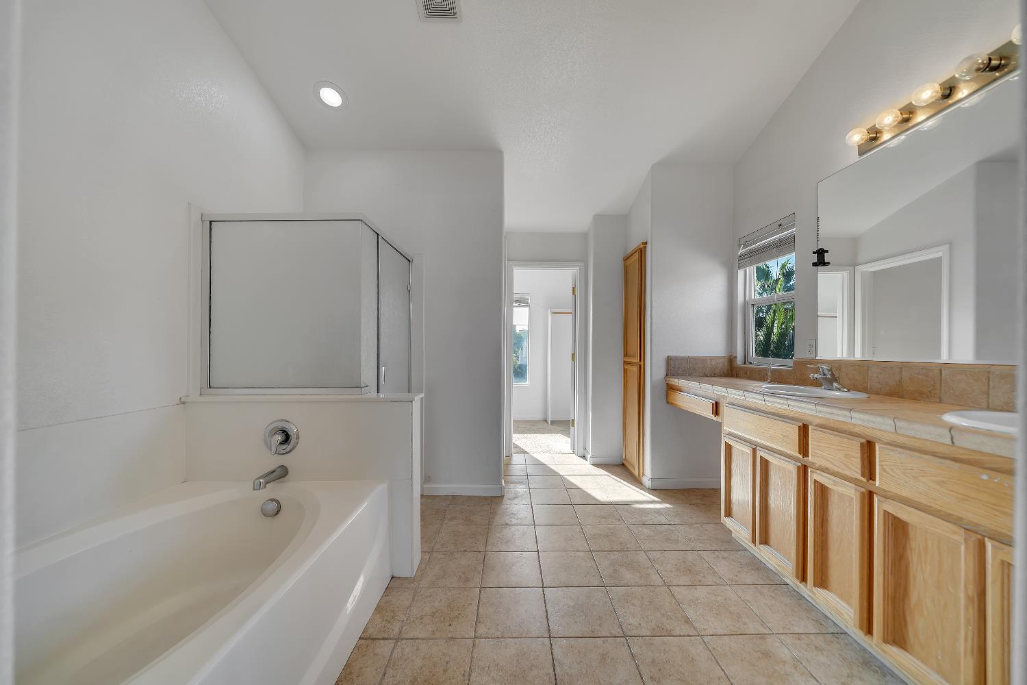 3929 Mira Sol Dr, Ceres, CA 95307