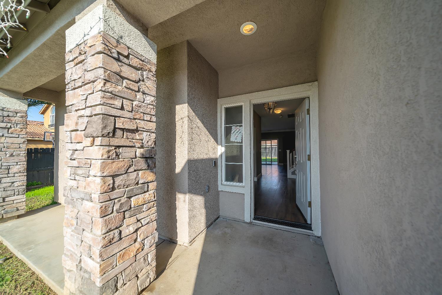 3929 Mira Sol Dr, Ceres, CA 95307