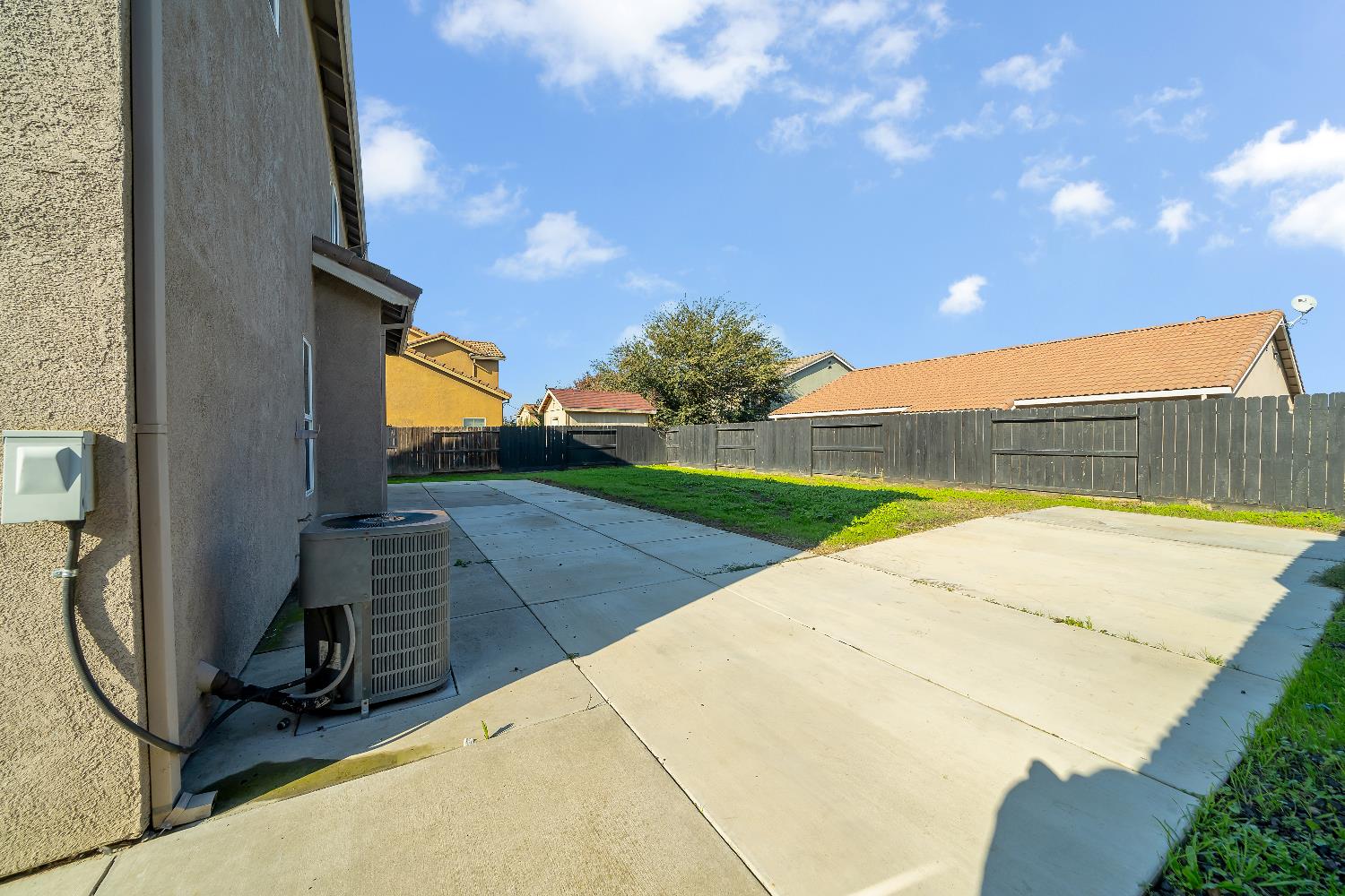 3929 Mira Sol Dr, Ceres, CA 95307