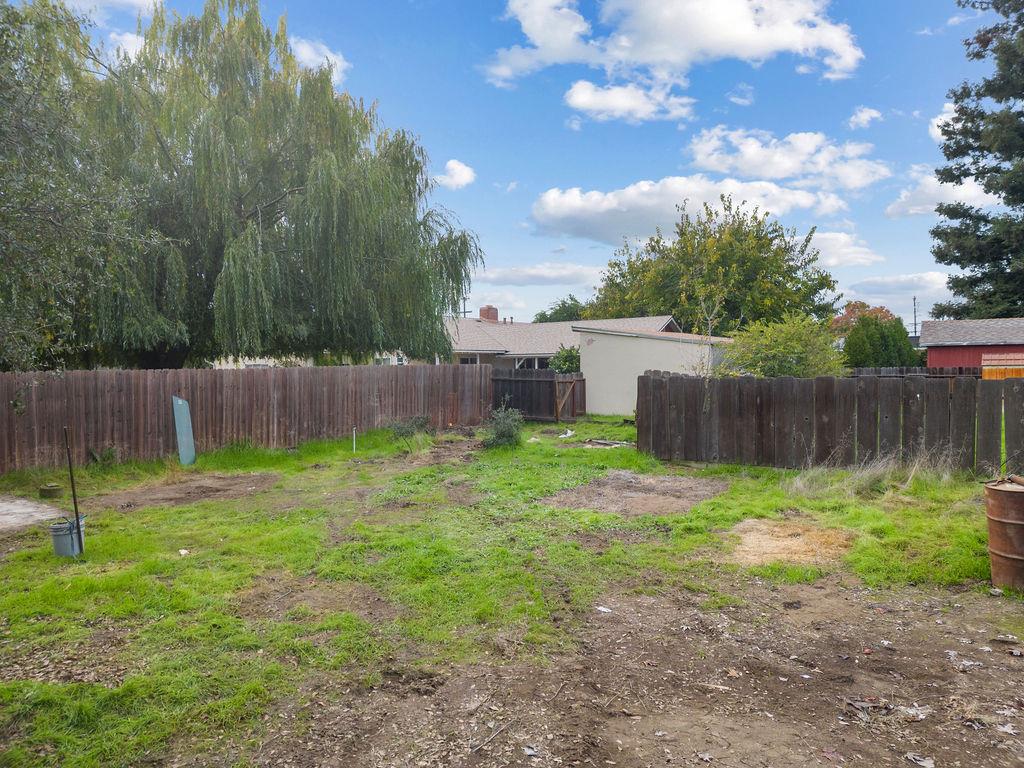 1223 Poplar St, Oakdale, CA 95361