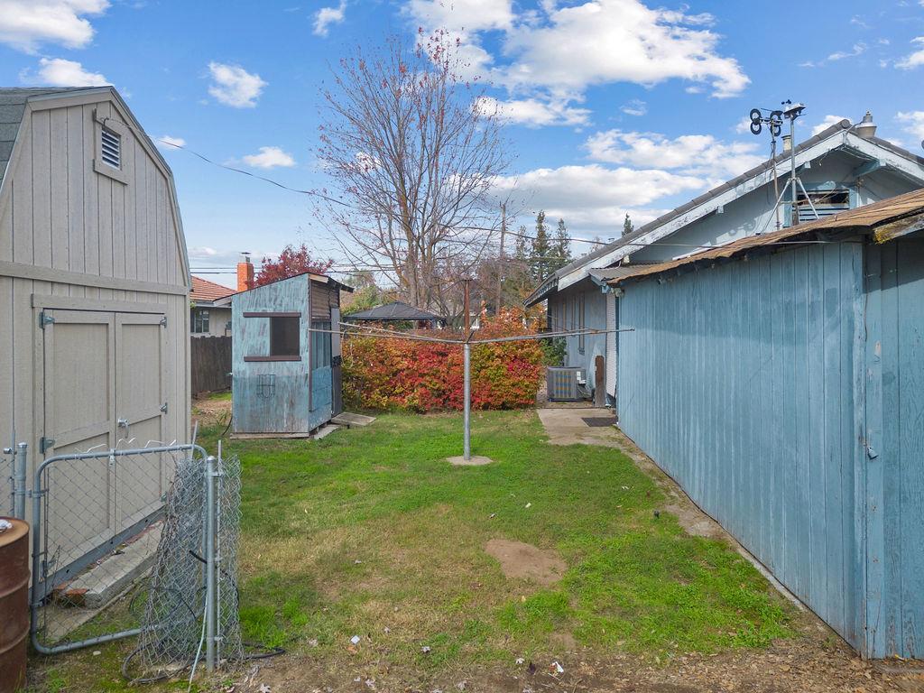 1223 Poplar St, Oakdale, CA 95361