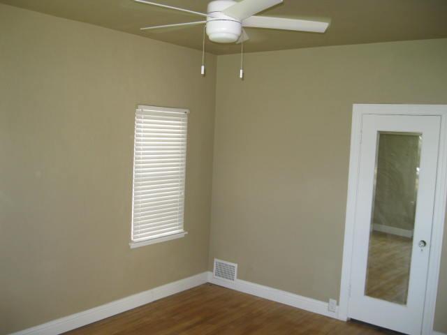 545 W MAIN St, Turlock, CA 95380