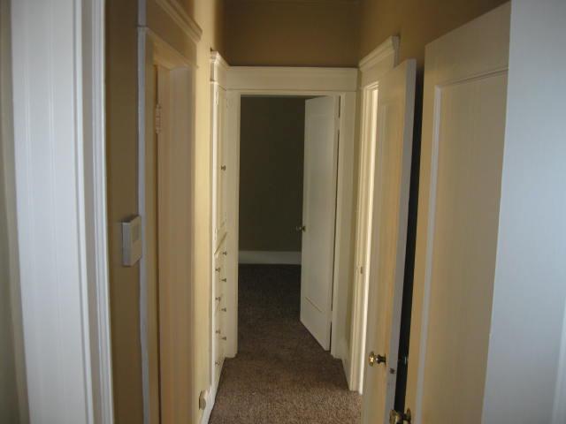 545 W MAIN St, Turlock, CA 95380