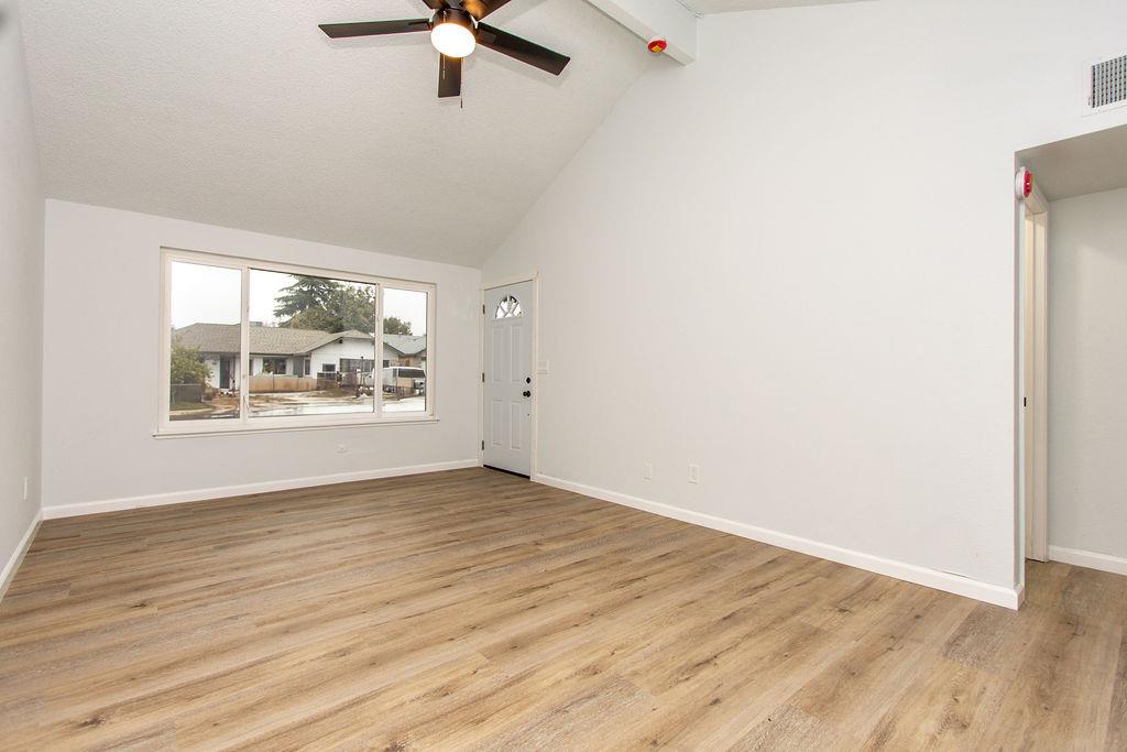 2016 Scotch Pine Dr, Modesto, CA 95351