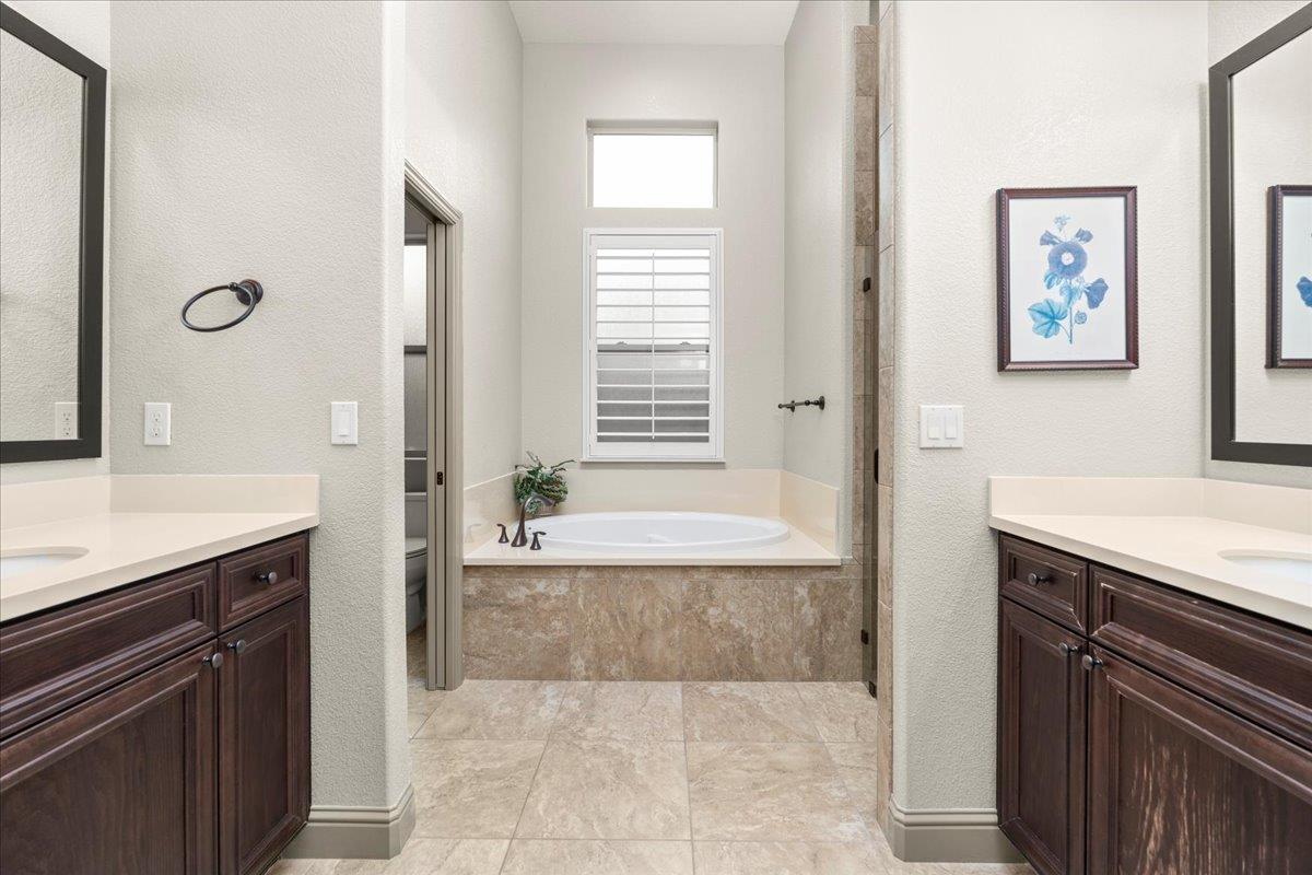 921 Hackberry Ave, Modesto, CA 95350