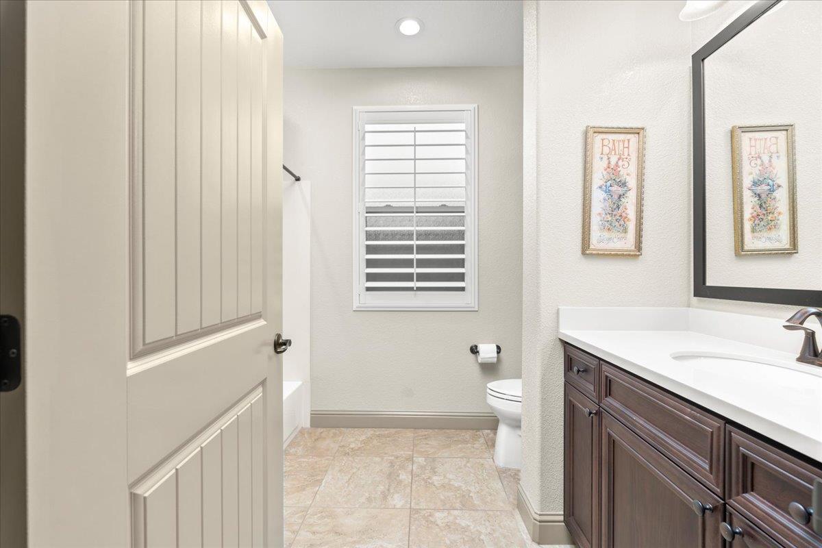 921 Hackberry Ave, Modesto, CA 95350