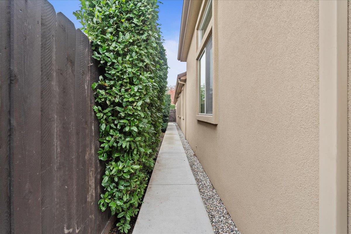 921 Hackberry Ave, Modesto, CA 95350