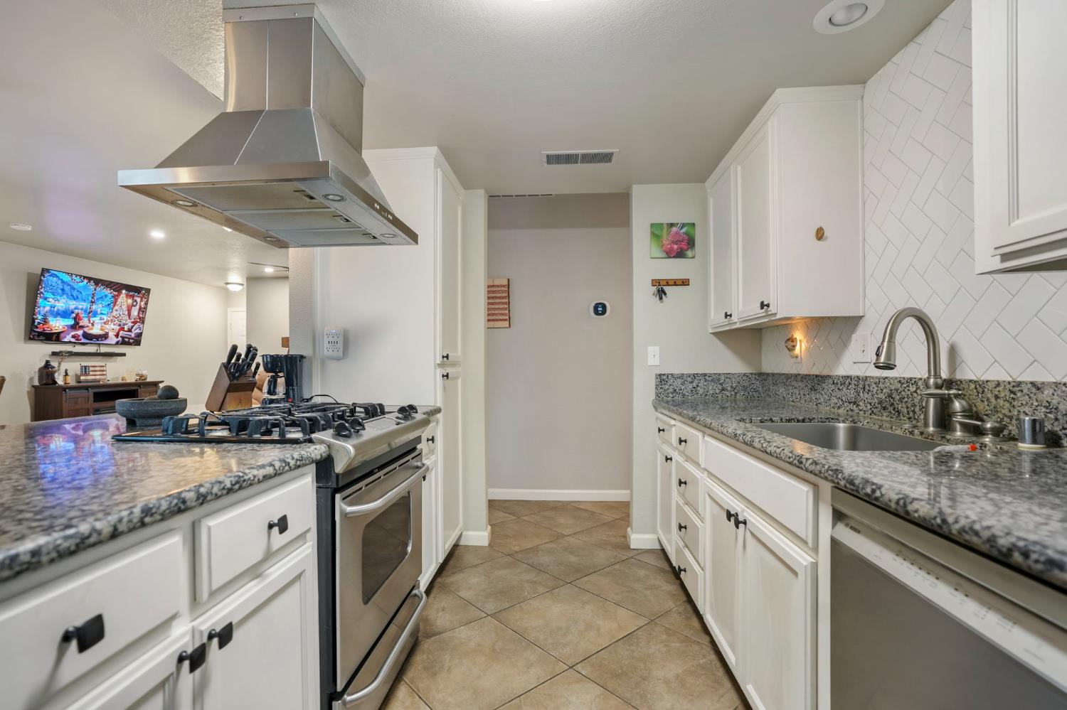 514 Tisdell Dr, Waterford, CA 95386