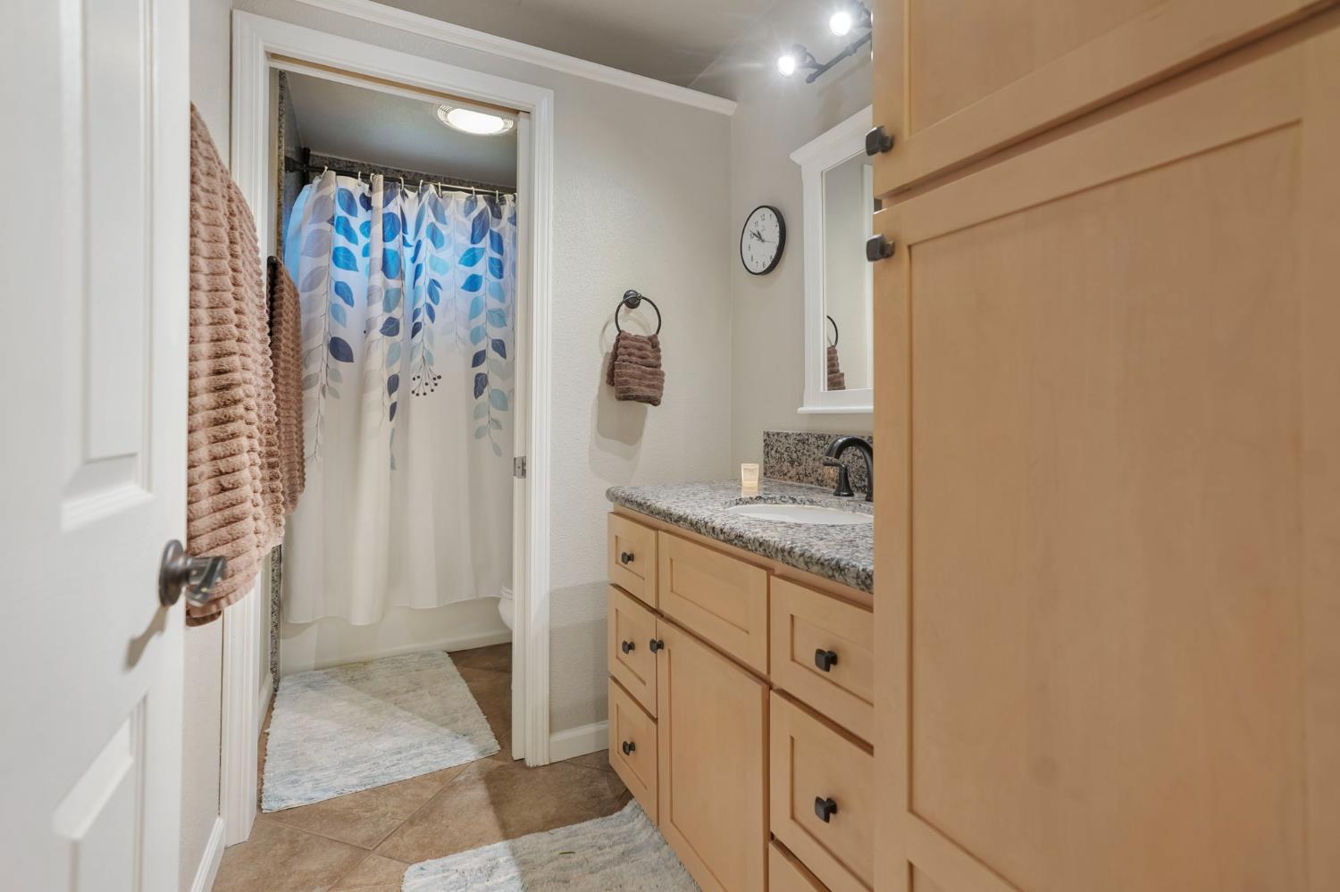 514 Tisdell Dr, Waterford, CA 95386