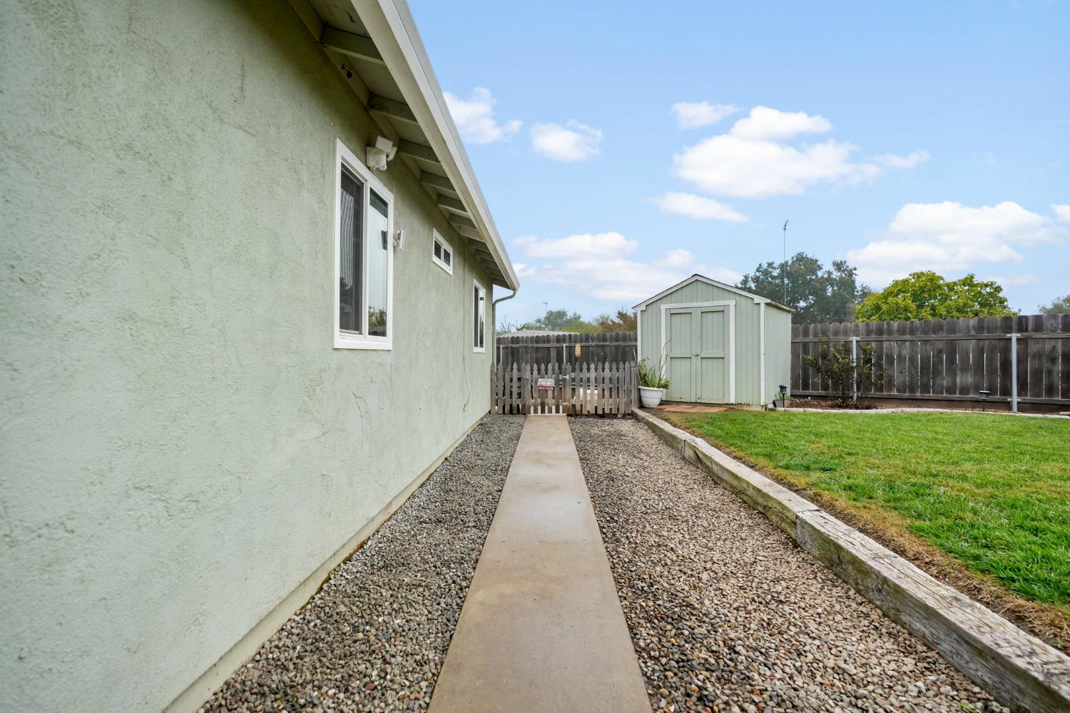 514 Tisdell Dr, Waterford, CA 95386